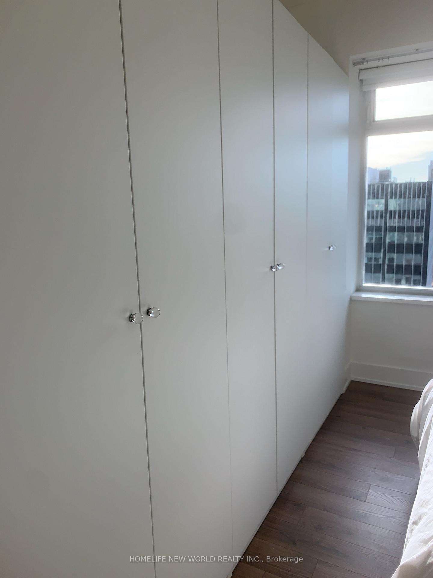 Photo 12 of Unit 1421, 111 St Clair Avenue W, Toronto, Yonge-St. Clair — HOMEH