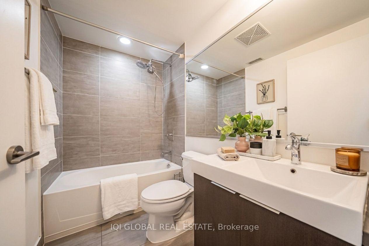 Photo 10 of Unit 406, 478 King Street W, Toronto, Waterfront Communities — HOMEH