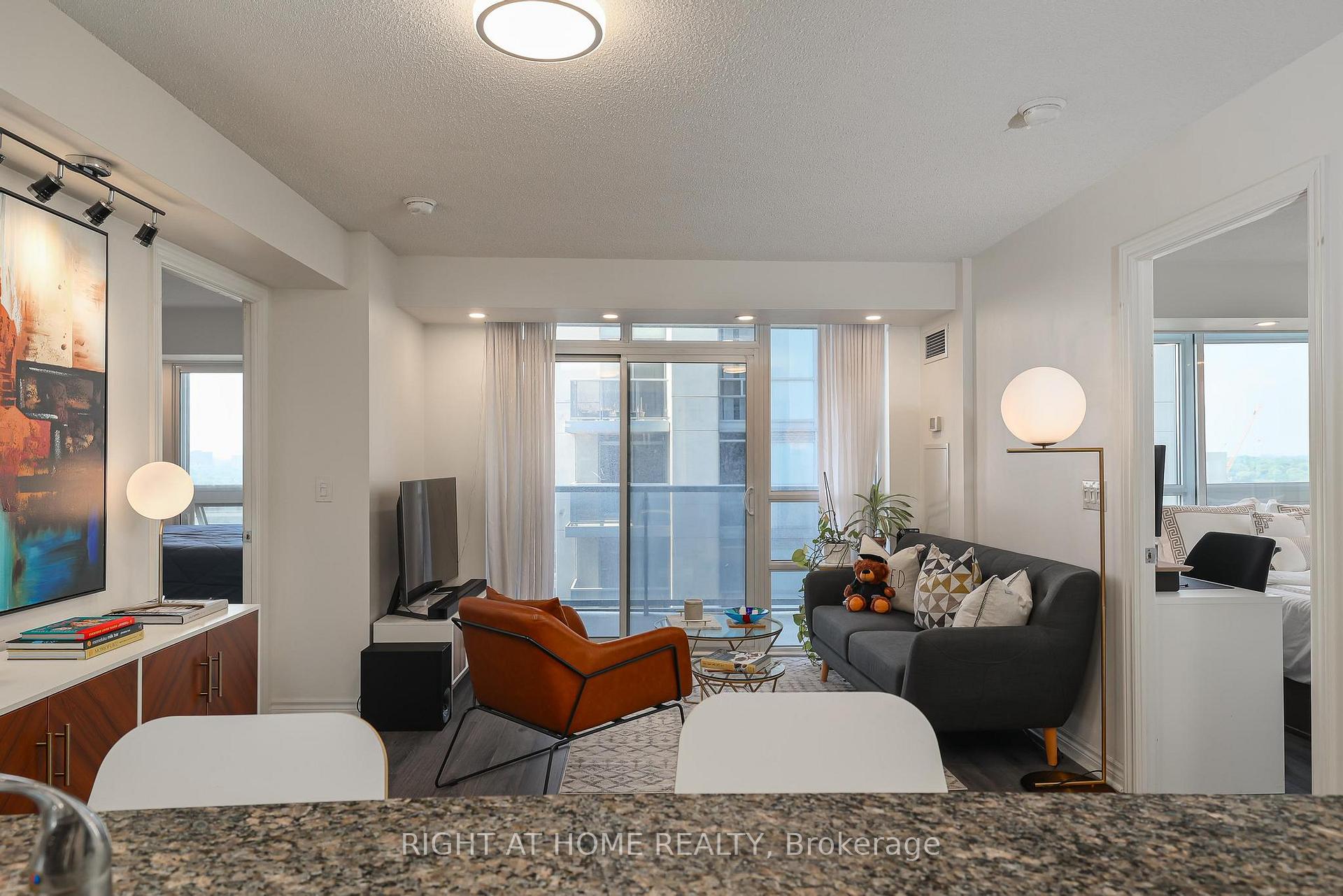 Photo 9 of Unit 2402, 3 Michael Power Place, Etobicoke, Islington-City Centre West — HOMEH