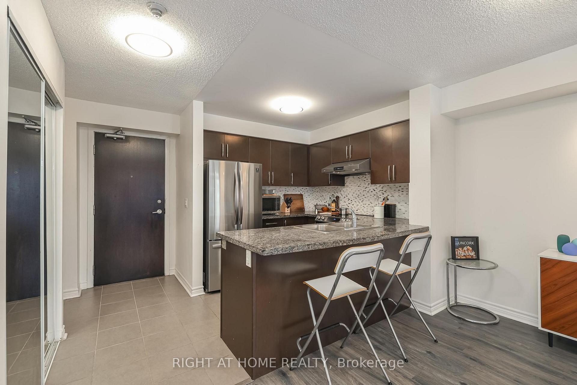 Photo 12 of Unit 2402, 3 Michael Power Place, Etobicoke, Islington-City Centre West — HOMEH