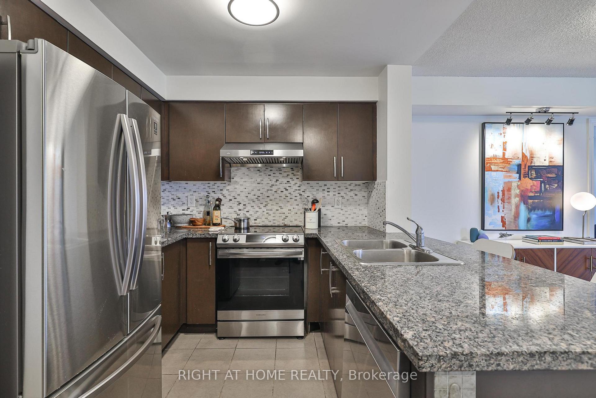 Photo 14 of Unit 2402, 3 Michael Power Place, Etobicoke, Islington-City Centre West — HOMEH