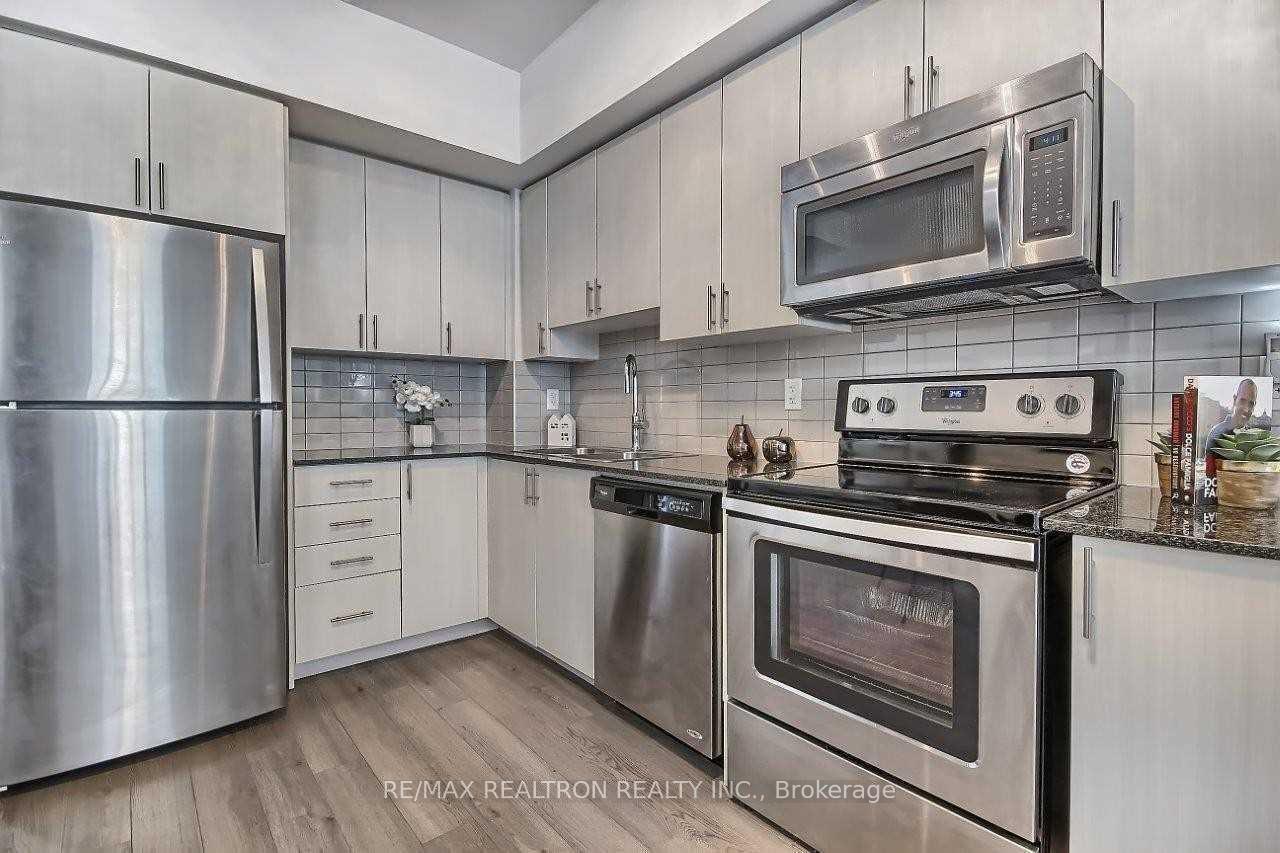 Photo 5 of Unit 912, 7890 Bathurst Street, Vaughan, Beverley Glen — HOMEH