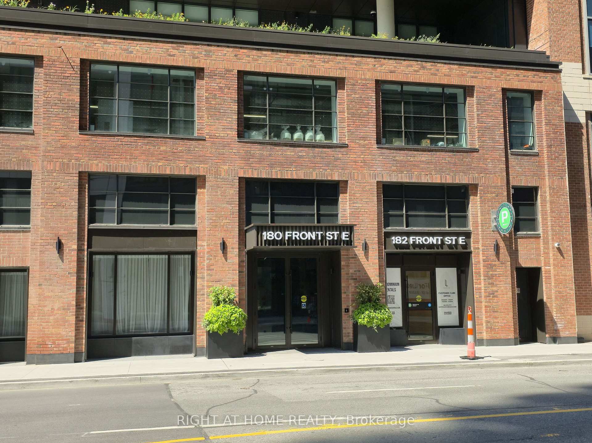 Photo 1 of Unit 4209, 180 Front Street E, Toronto, Moss Park — HOMEH