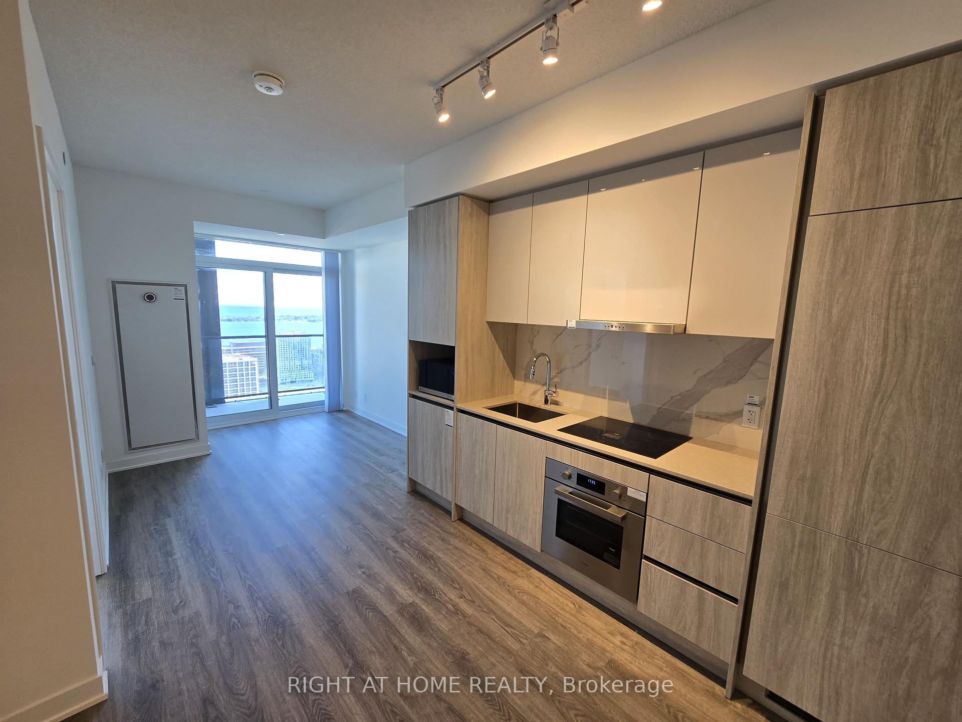 Photo 6 of Unit 4209, 180 Front Street E, Toronto, Moss Park — HOMEH