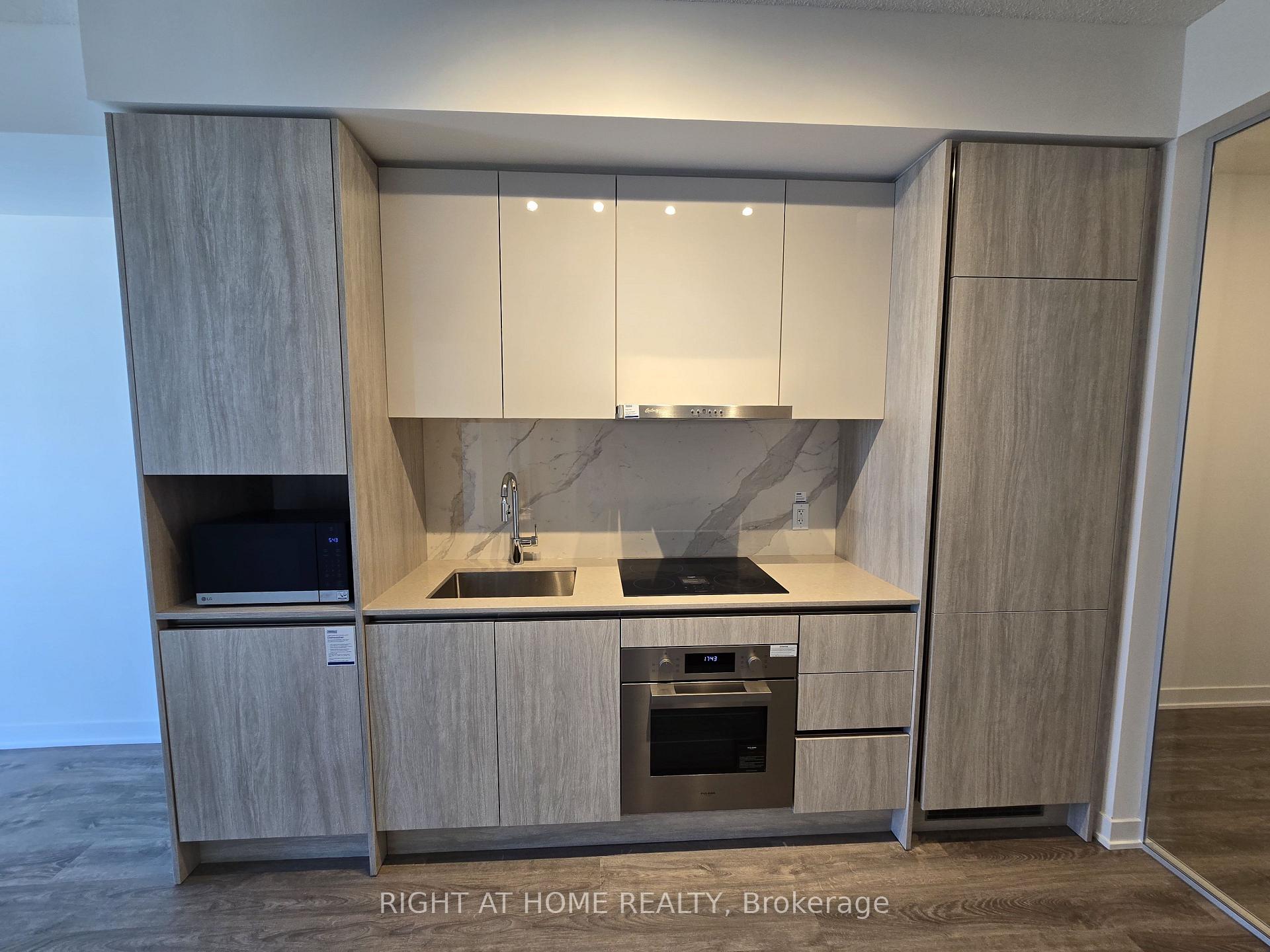 Photo 8 of Unit 4209, 180 Front Street E, Toronto, Moss Park — HOMEH