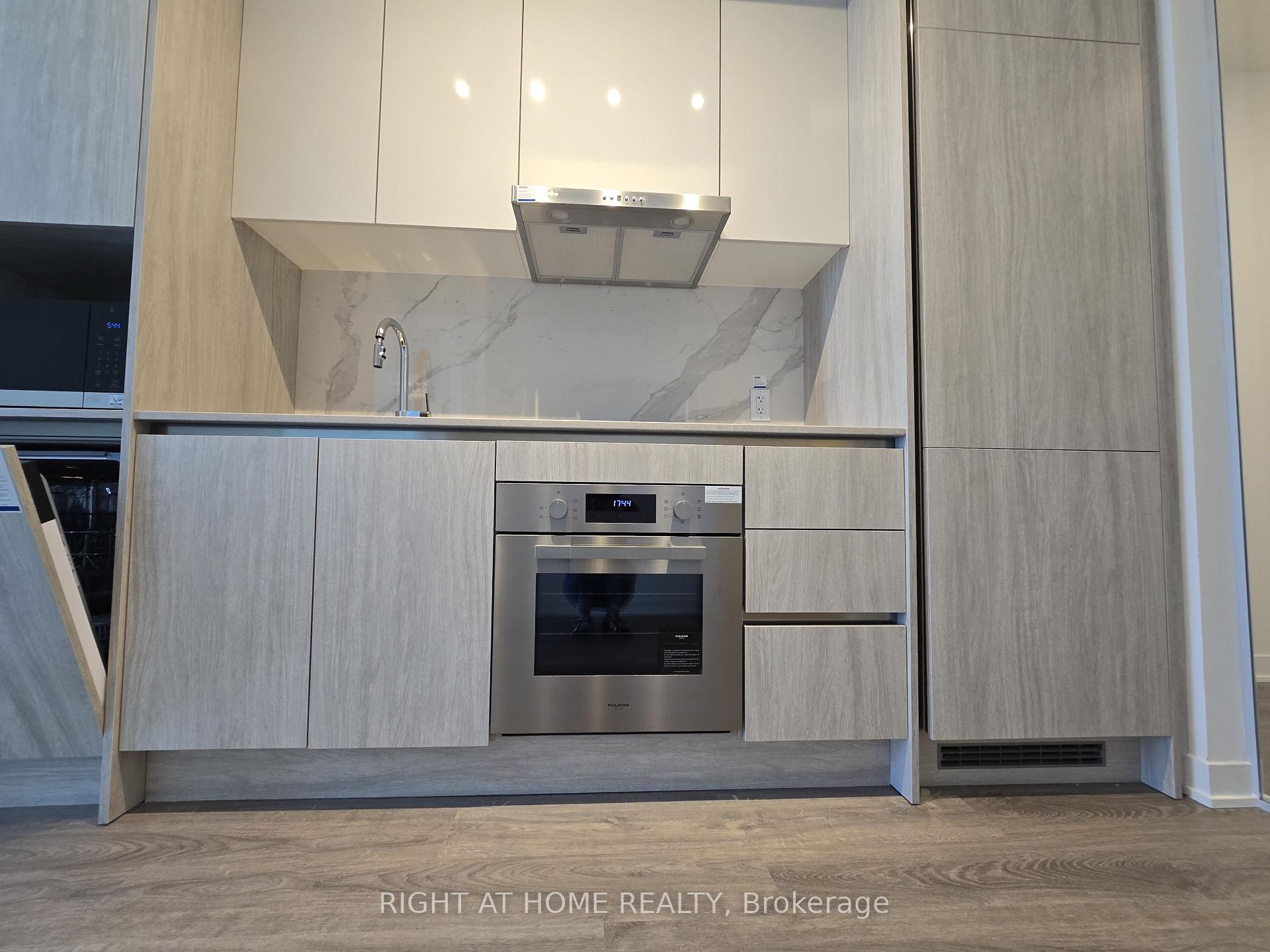Photo 9 of Unit 4209, 180 Front Street E, Toronto, Moss Park — HOMEH