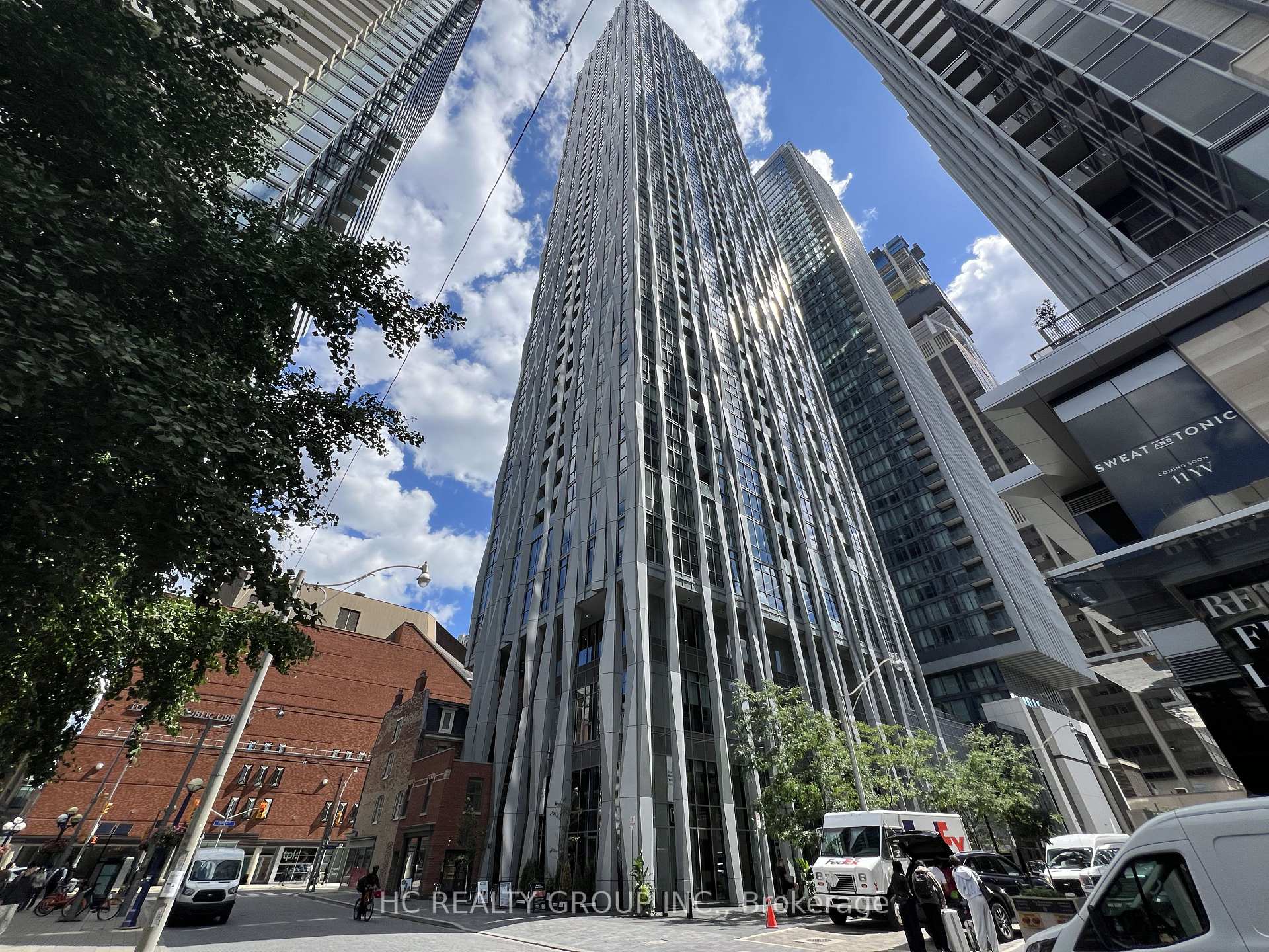 Photo of 1 Yorkville Ave 4512 Avenue