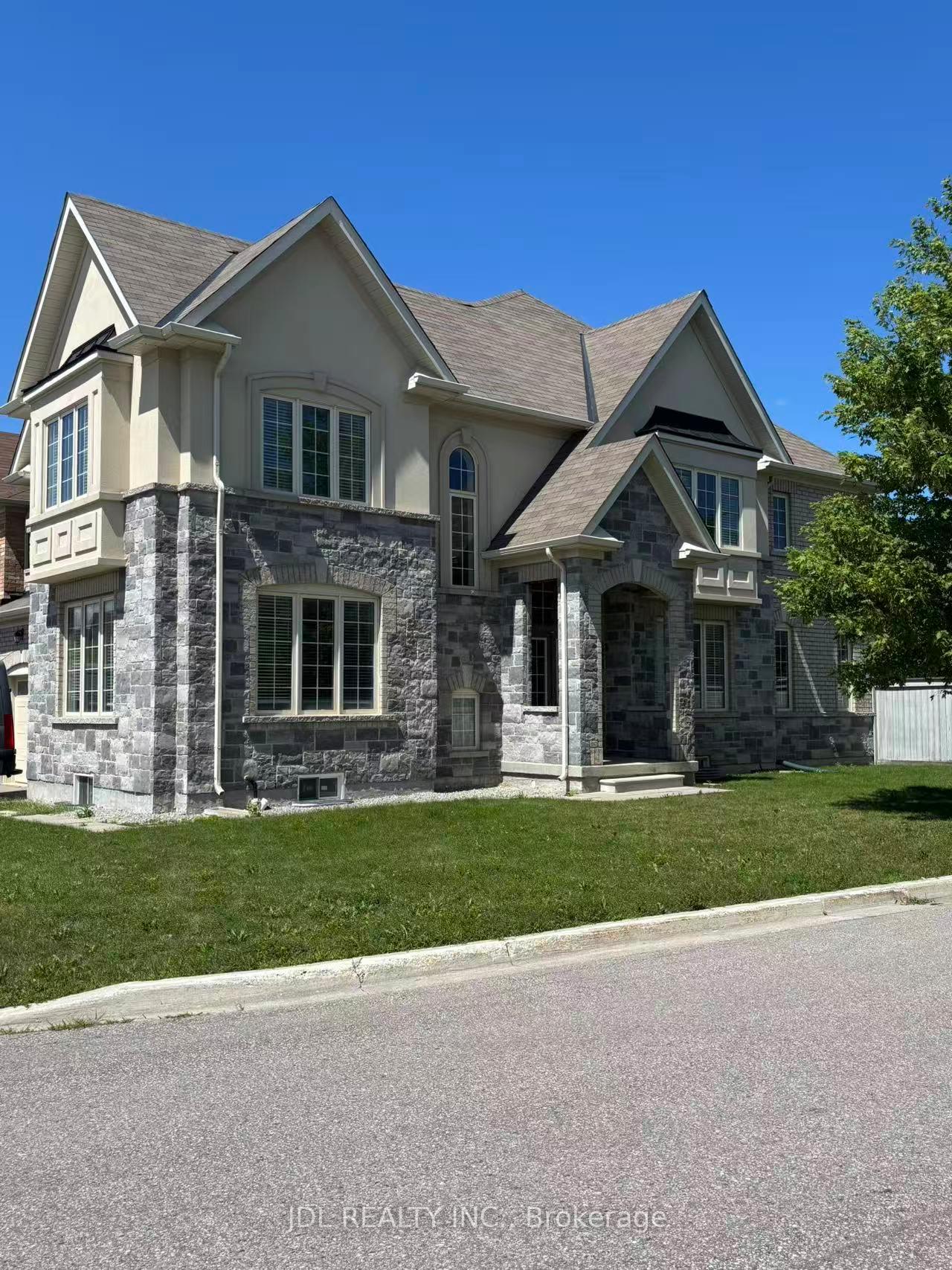 Photo 2 of 16 Jericho Avenue, Georgina, Keswick South — HOMEH