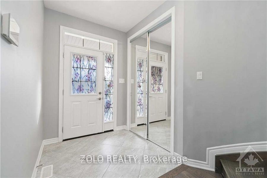 Photo 3 of 108 Flowing Creek Circle, Ottawa, Kanata - Emerald Meadows/Trailwest — HOMEH