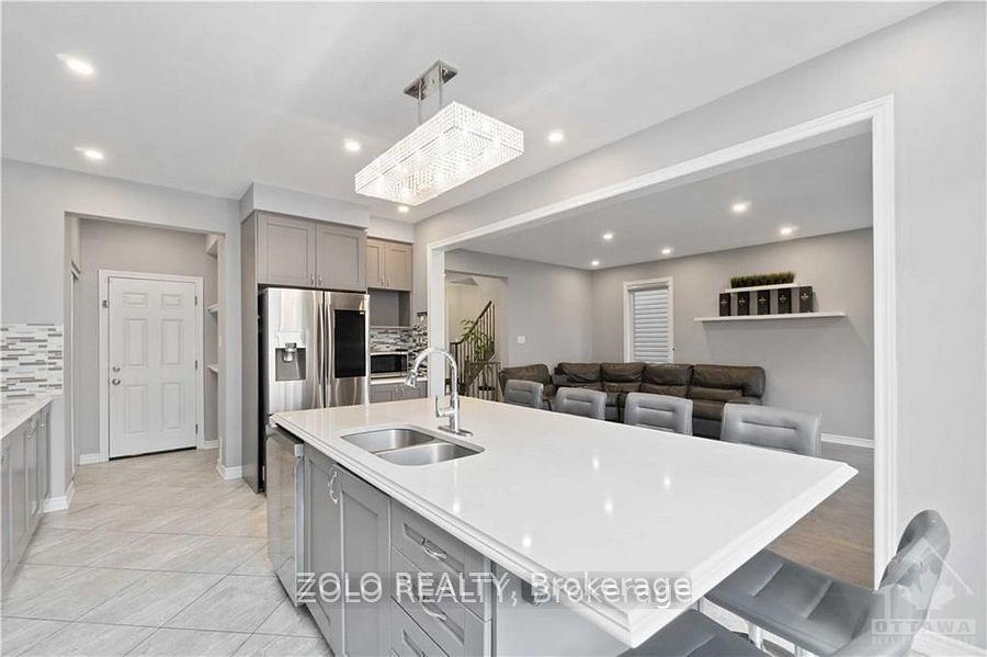 Photo 12 of 108 Flowing Creek Circle, Ottawa, Kanata - Emerald Meadows/Trailwest — HOMEH