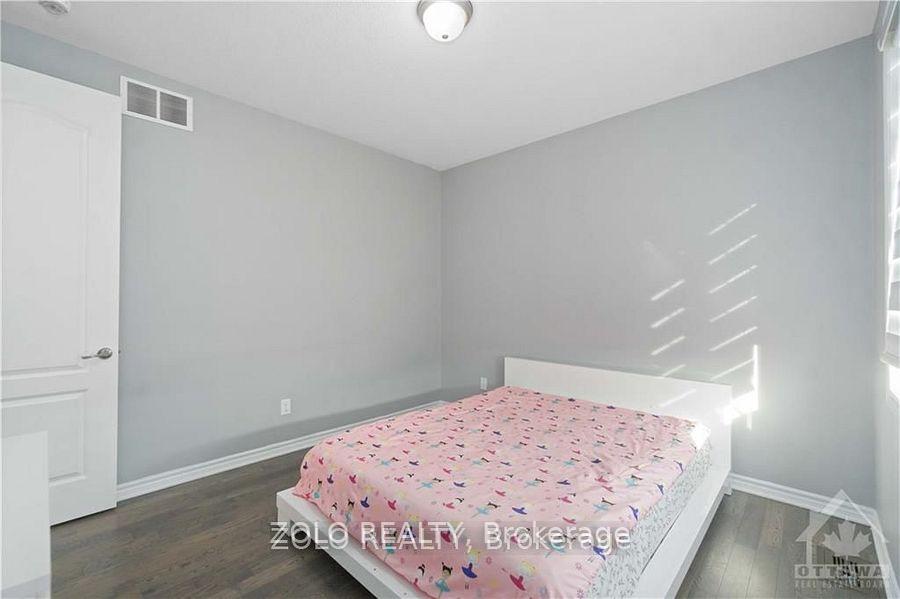 Photo 22 of 108 Flowing Creek Circle, Ottawa, Kanata - Emerald Meadows/Trailwest — HOMEH