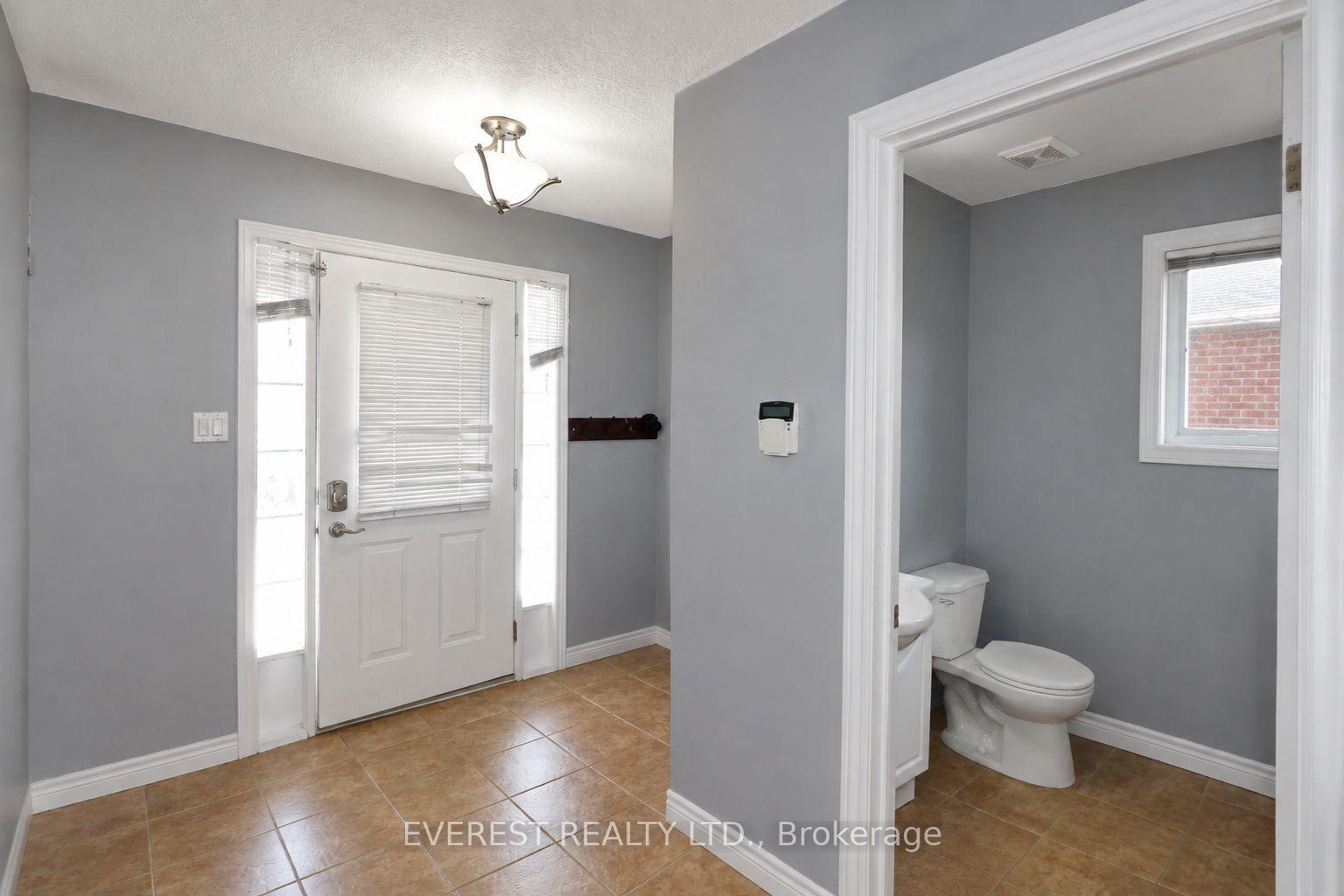 Photo 5 of 1686 Blackmaple Crescent, London, East A — HOMEH