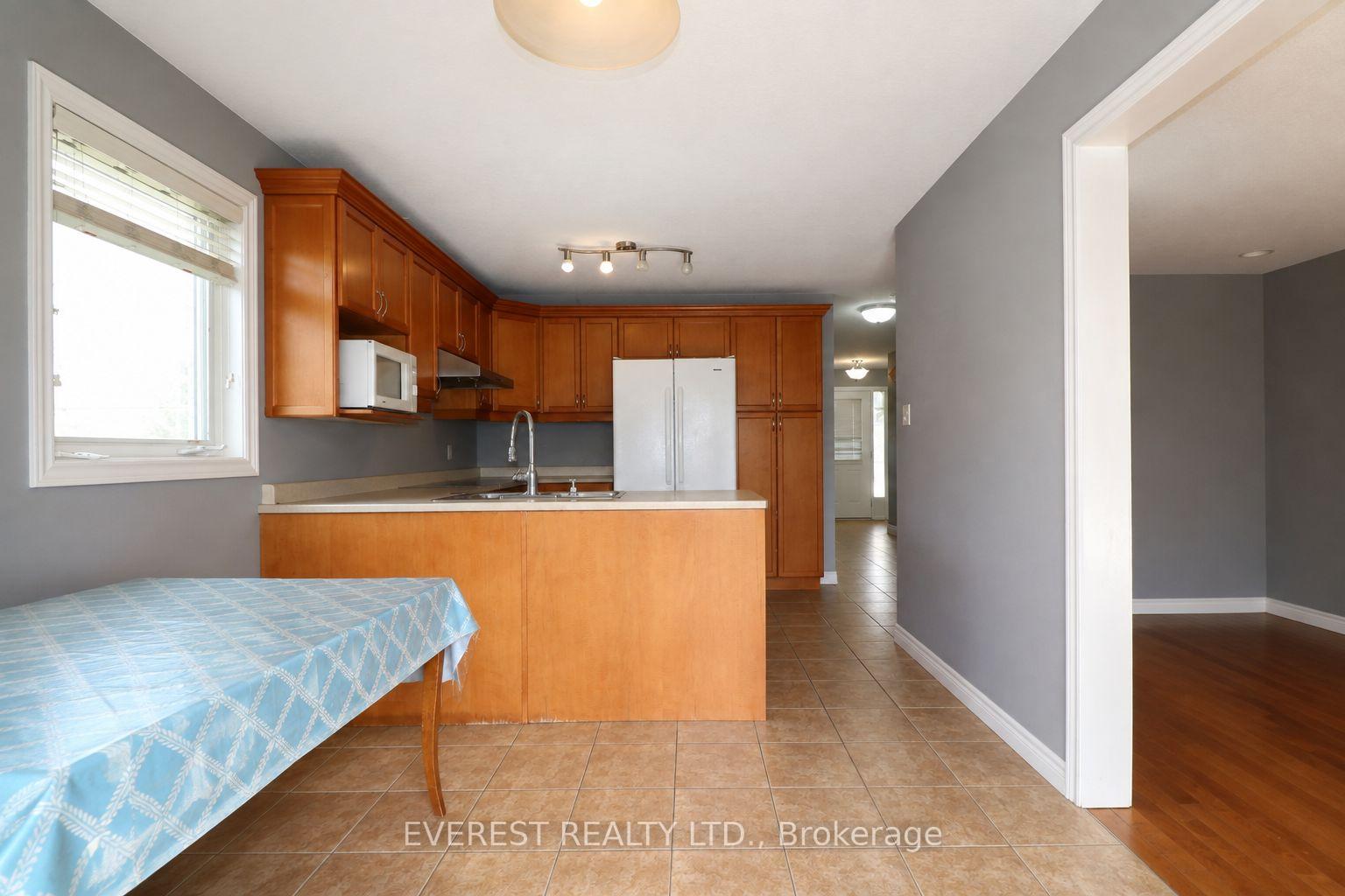 Photo 9 of 1686 Blackmaple Crescent, London, East A — HOMEH