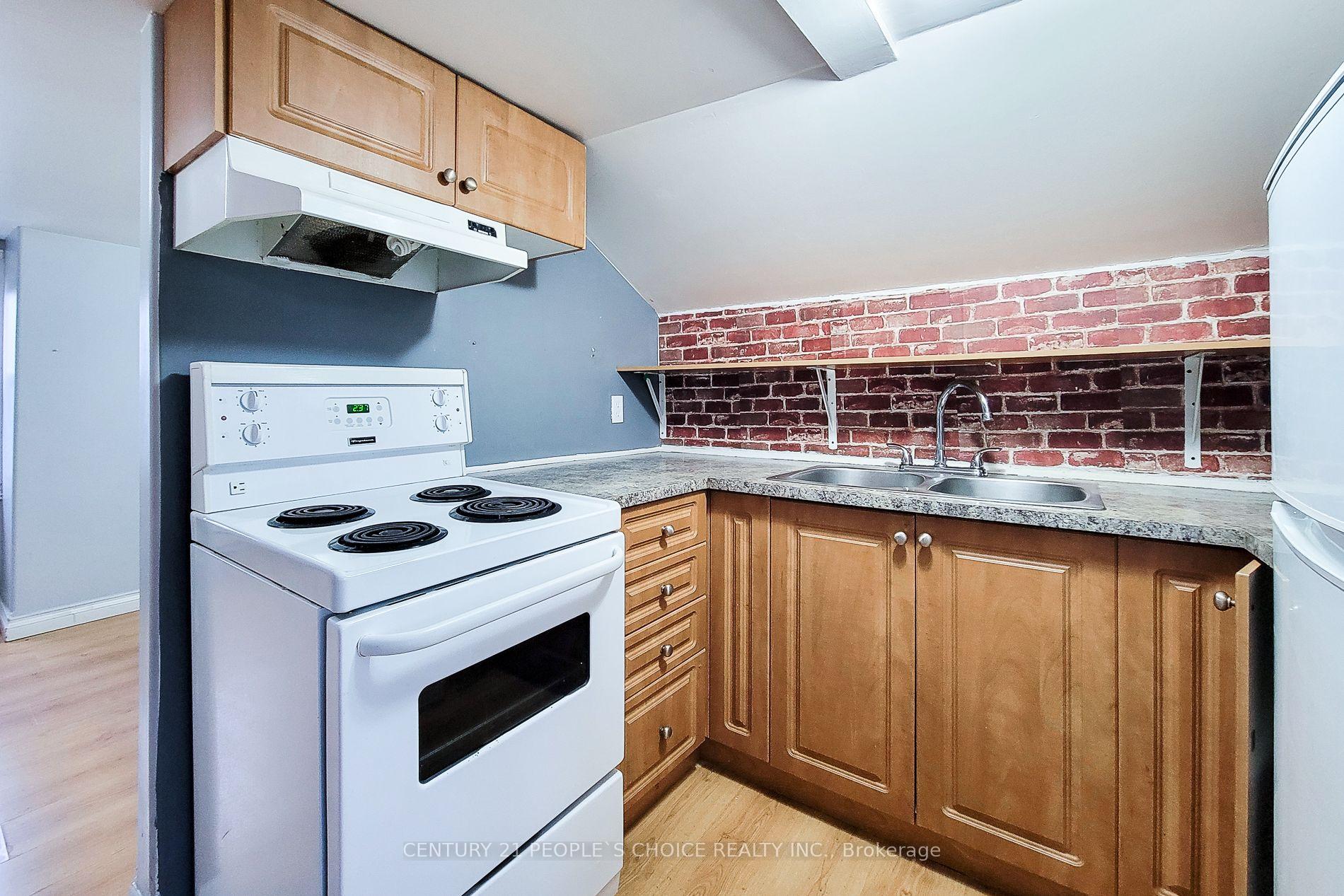 Photo 9 of 4999 Mcrae Street, Niagara Falls, Cherrywood — HOMEH