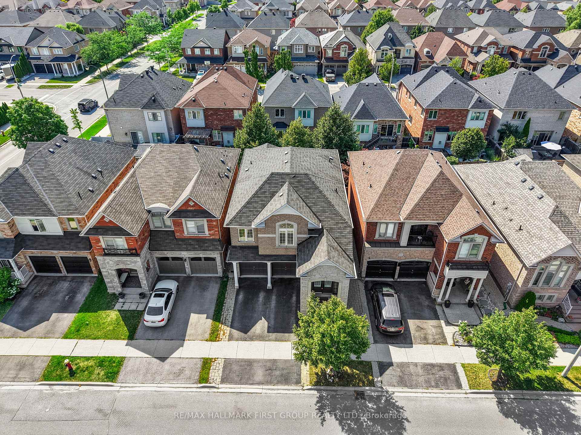 Photo 2 of 3040 Ferguson Drive, Burlington, Alton — HOMEH