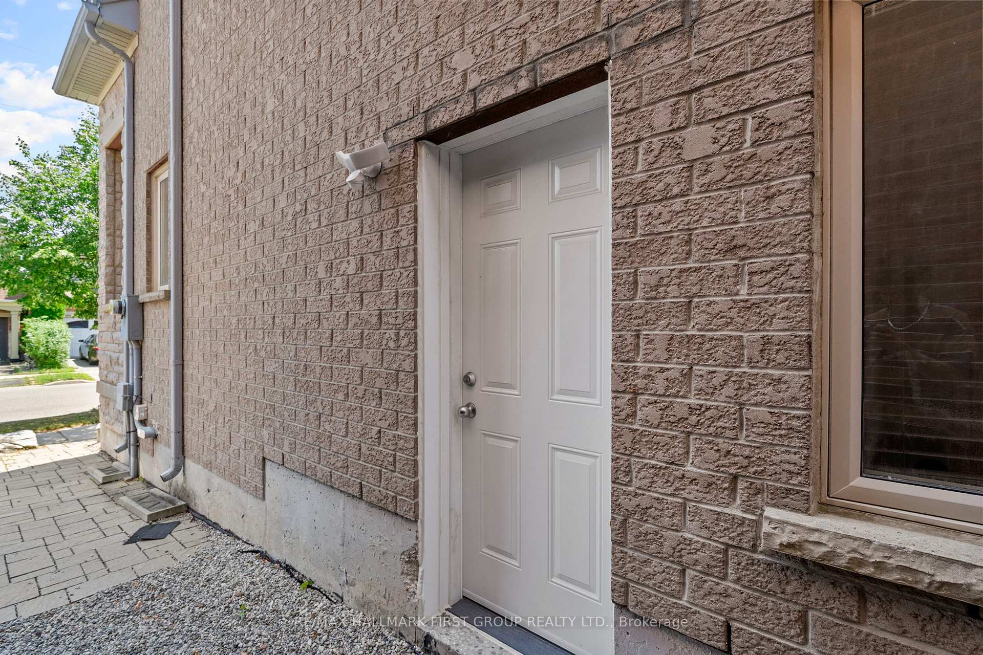 Photo 37 of 3040 Ferguson Drive, Burlington, Alton — HOMEH