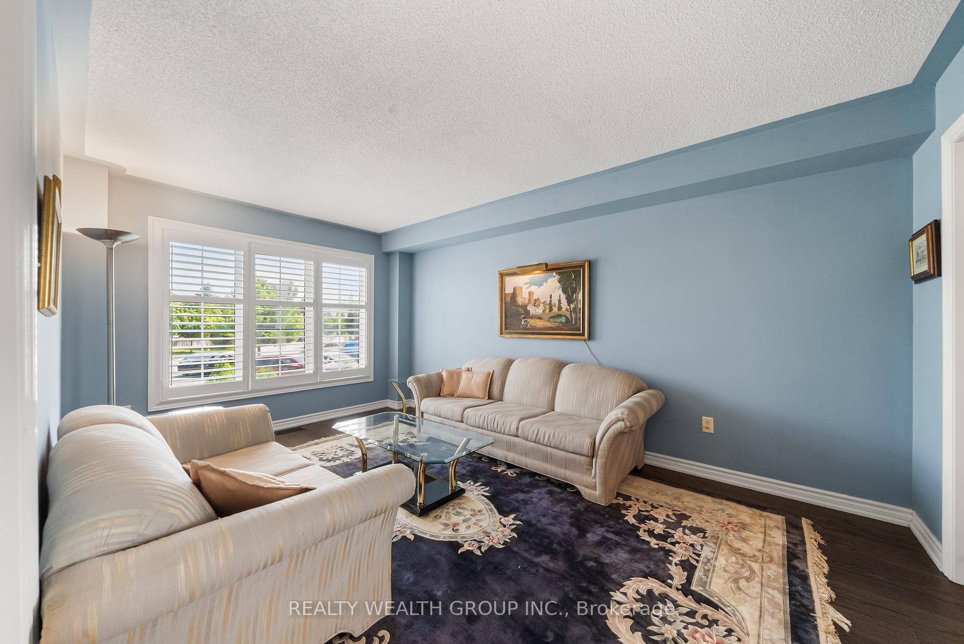 Photo 5 of 32 Reynolds Lane, Barrie, Edgehill Drive — HOMEH