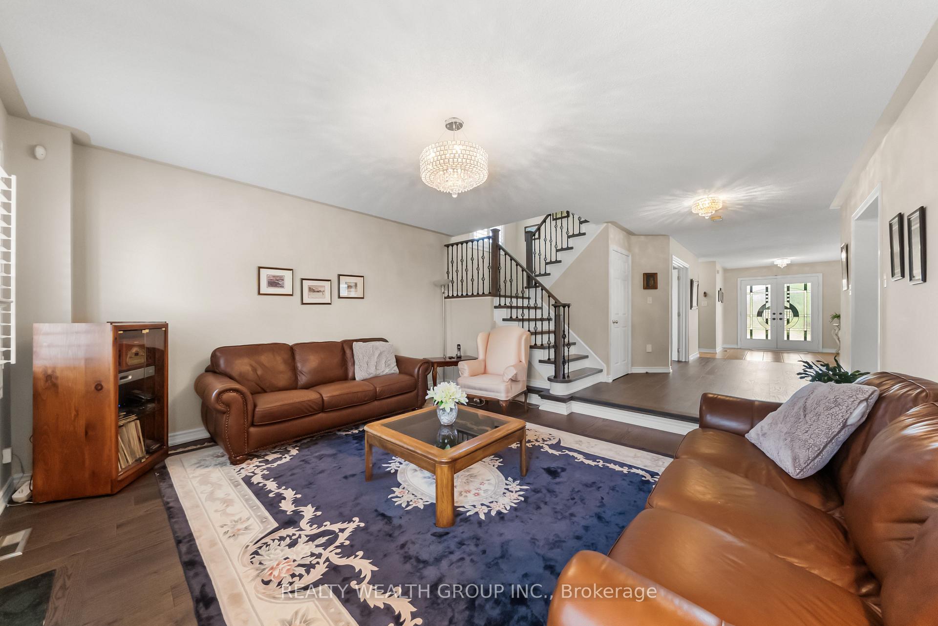 Photo 13 of 32 Reynolds Lane, Barrie, Edgehill Drive — HOMEH