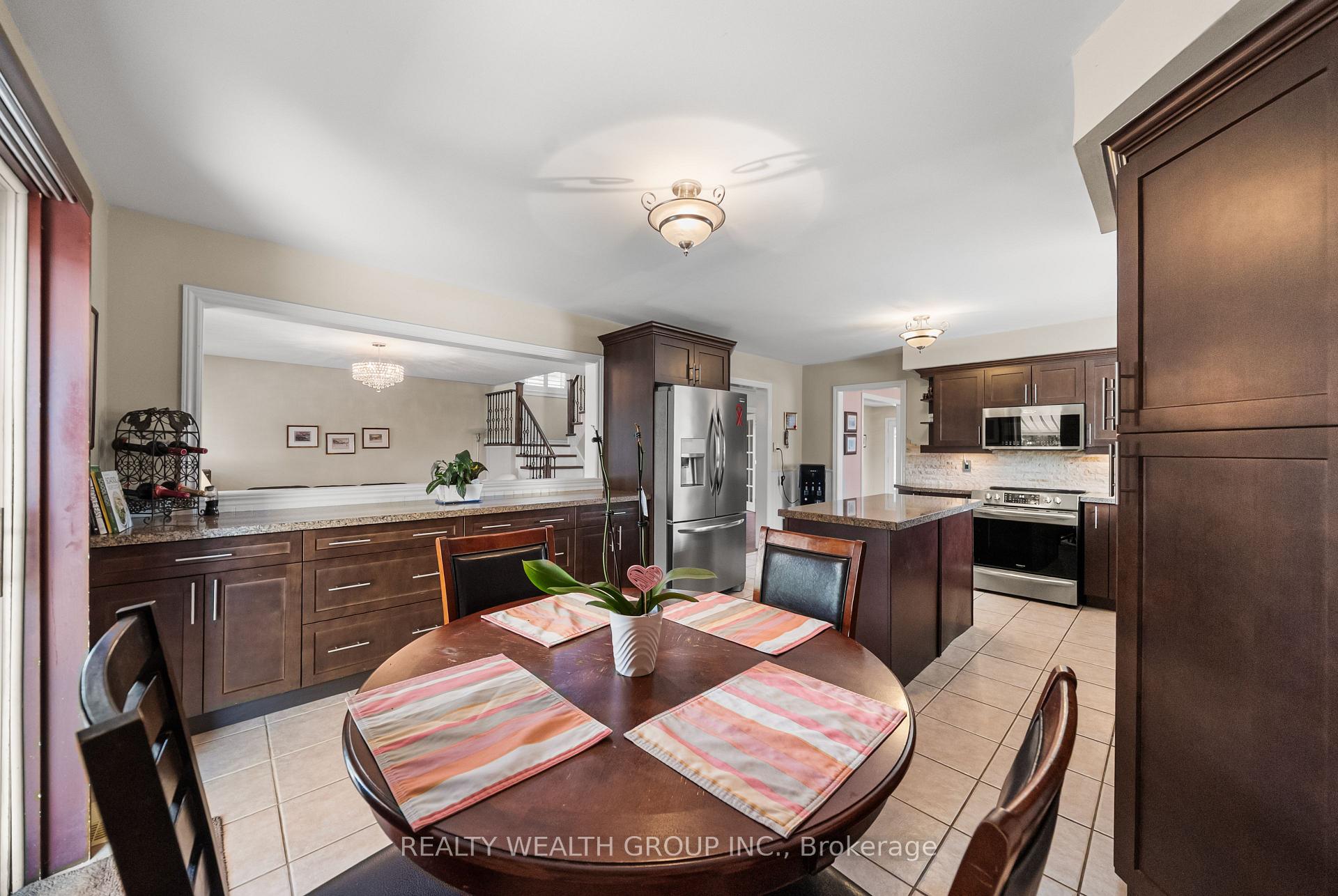 Photo 17 of 32 Reynolds Lane, Barrie, Edgehill Drive — HOMEH