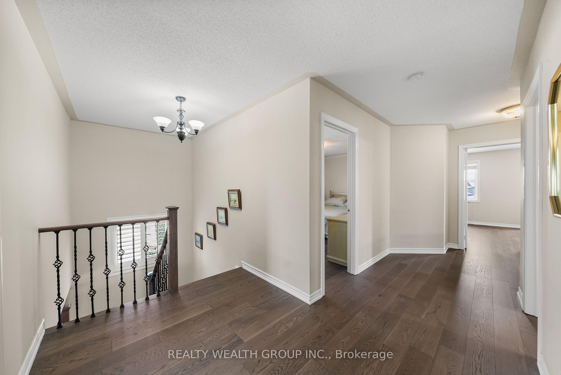 Photo 19 of 32 Reynolds Lane, Barrie, Edgehill Drive — HOMEH
