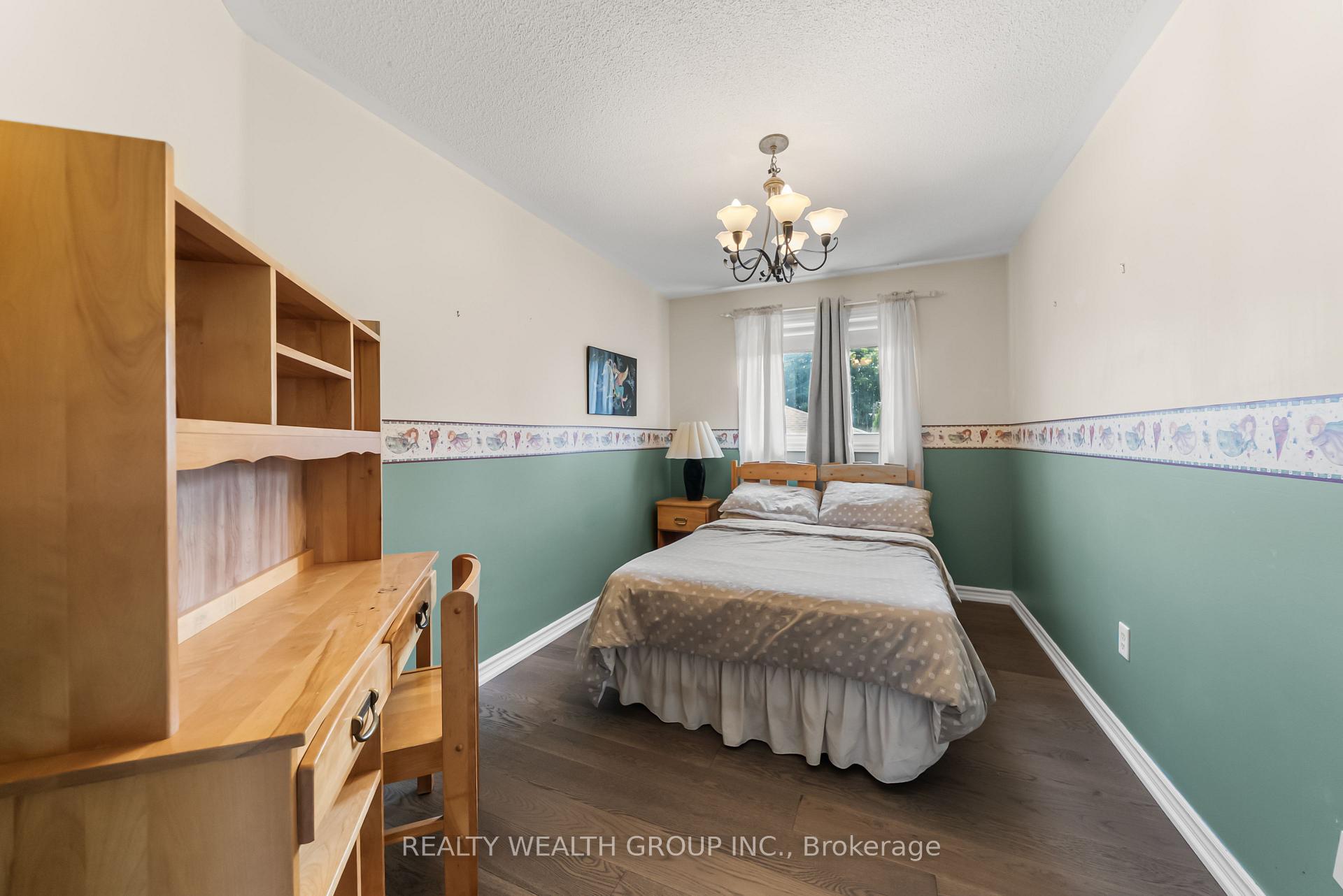 Photo 26 of 32 Reynolds Lane, Barrie, Edgehill Drive — HOMEH