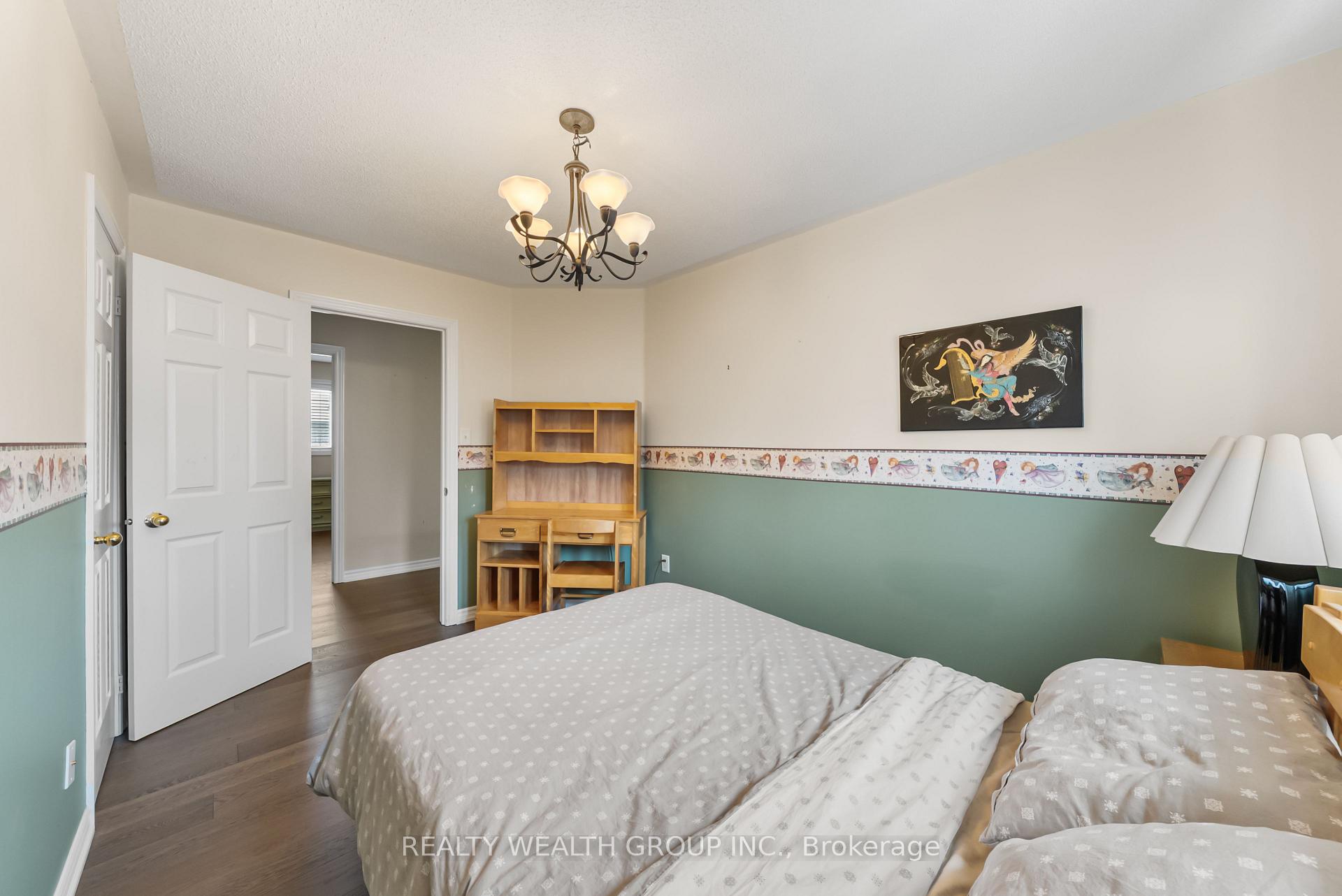 Photo 27 of 32 Reynolds Lane, Barrie, Edgehill Drive — HOMEH