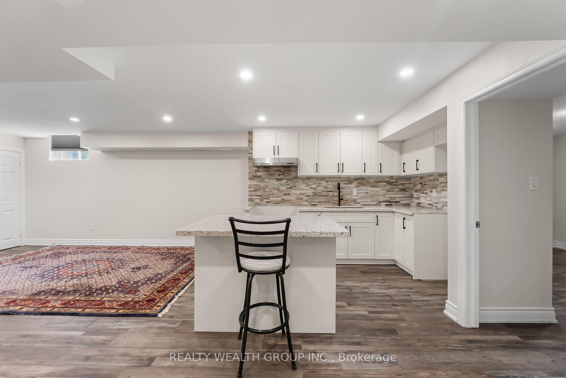 Photo 33 of 32 Reynolds Lane, Barrie, Edgehill Drive — HOMEH