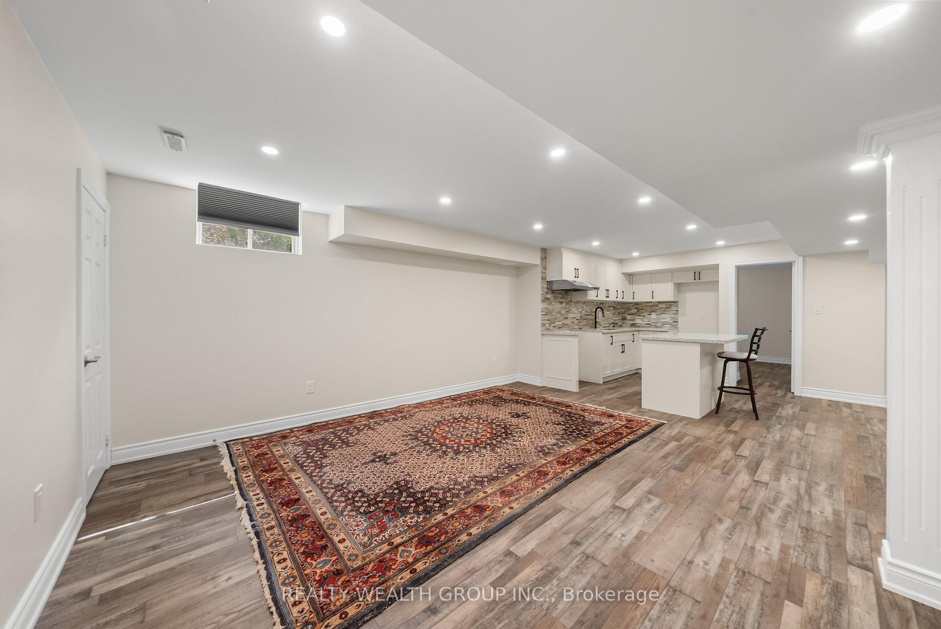 Photo 34 of 32 Reynolds Lane, Barrie, Edgehill Drive — HOMEH