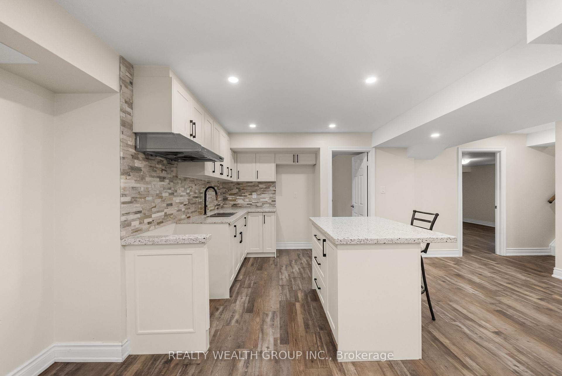 Photo 35 of 32 Reynolds Lane, Barrie, Edgehill Drive — HOMEH