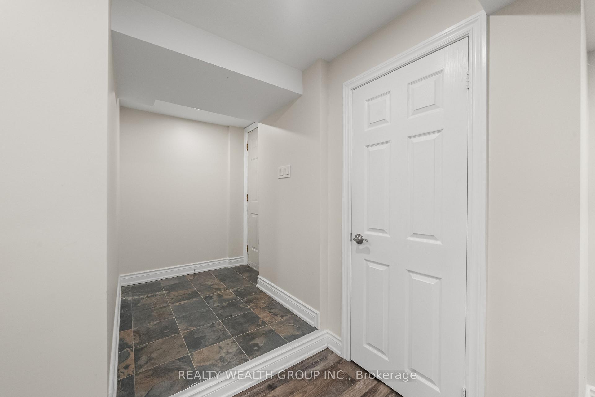 Photo 36 of 32 Reynolds Lane, Barrie, Edgehill Drive — HOMEH