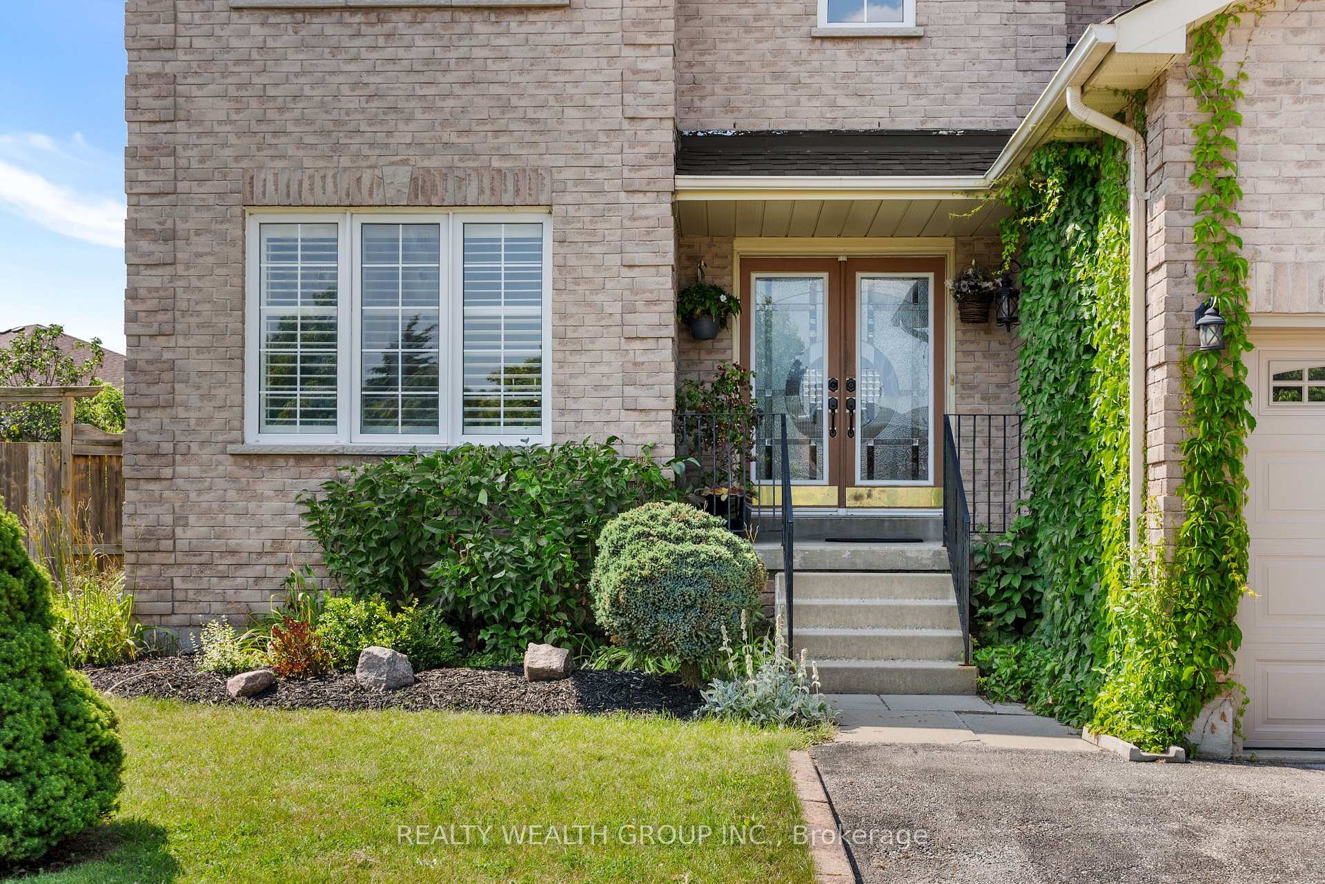 Photo 42 of 32 Reynolds Lane, Barrie, Edgehill Drive — HOMEH