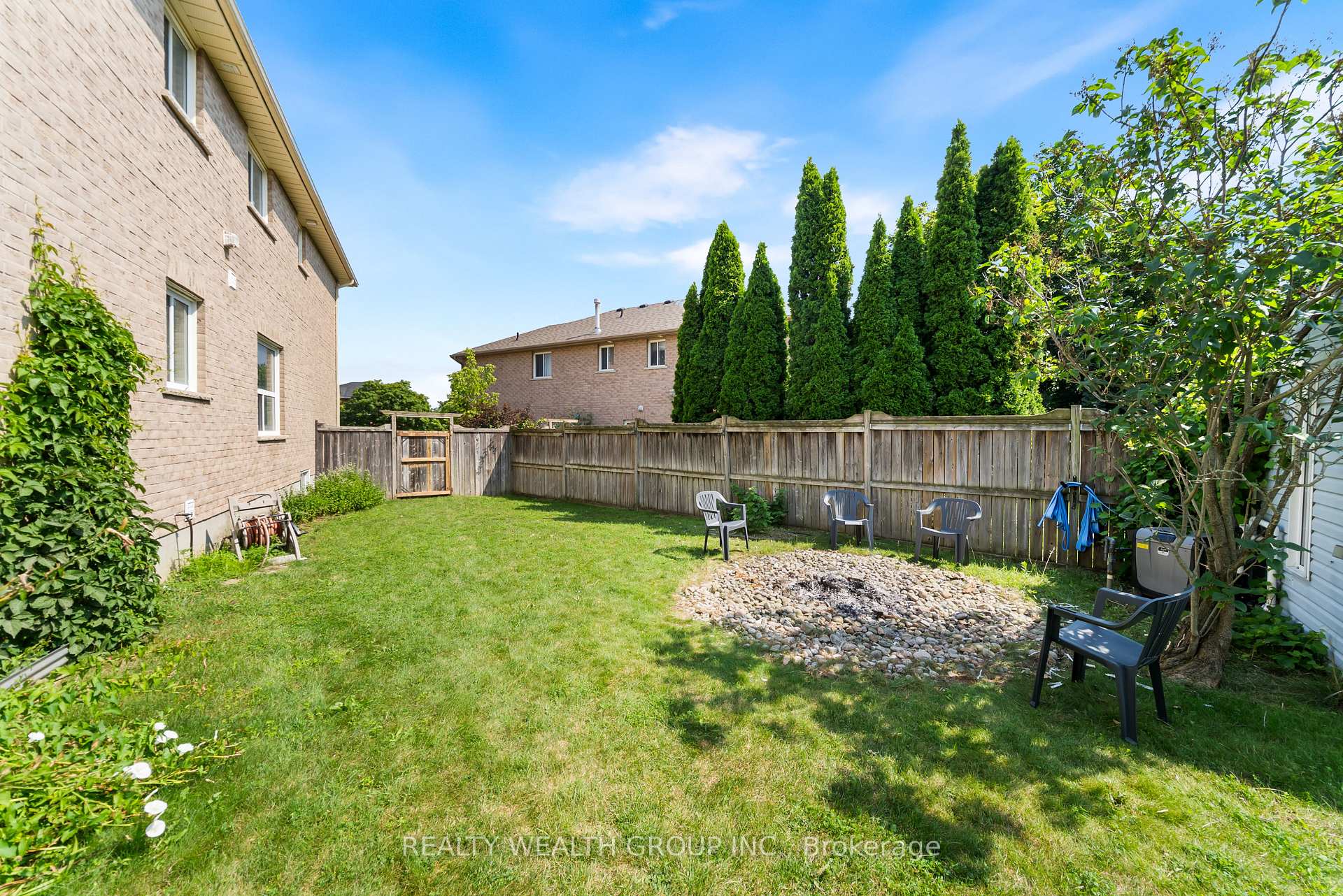 Photo 46 of 32 Reynolds Lane, Barrie, Edgehill Drive — HOMEH
