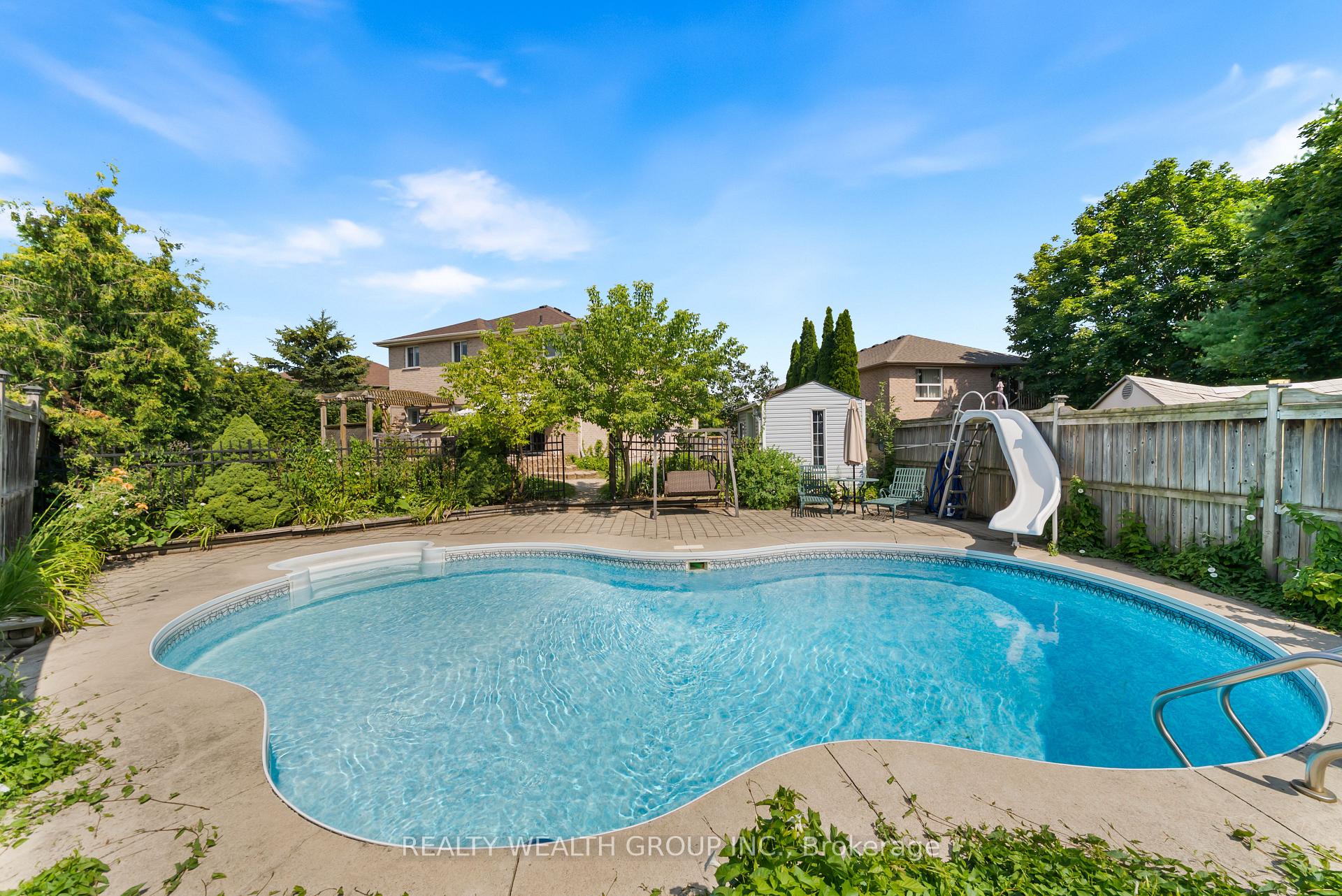 Photo 49 of 32 Reynolds Lane, Barrie, Edgehill Drive — HOMEH