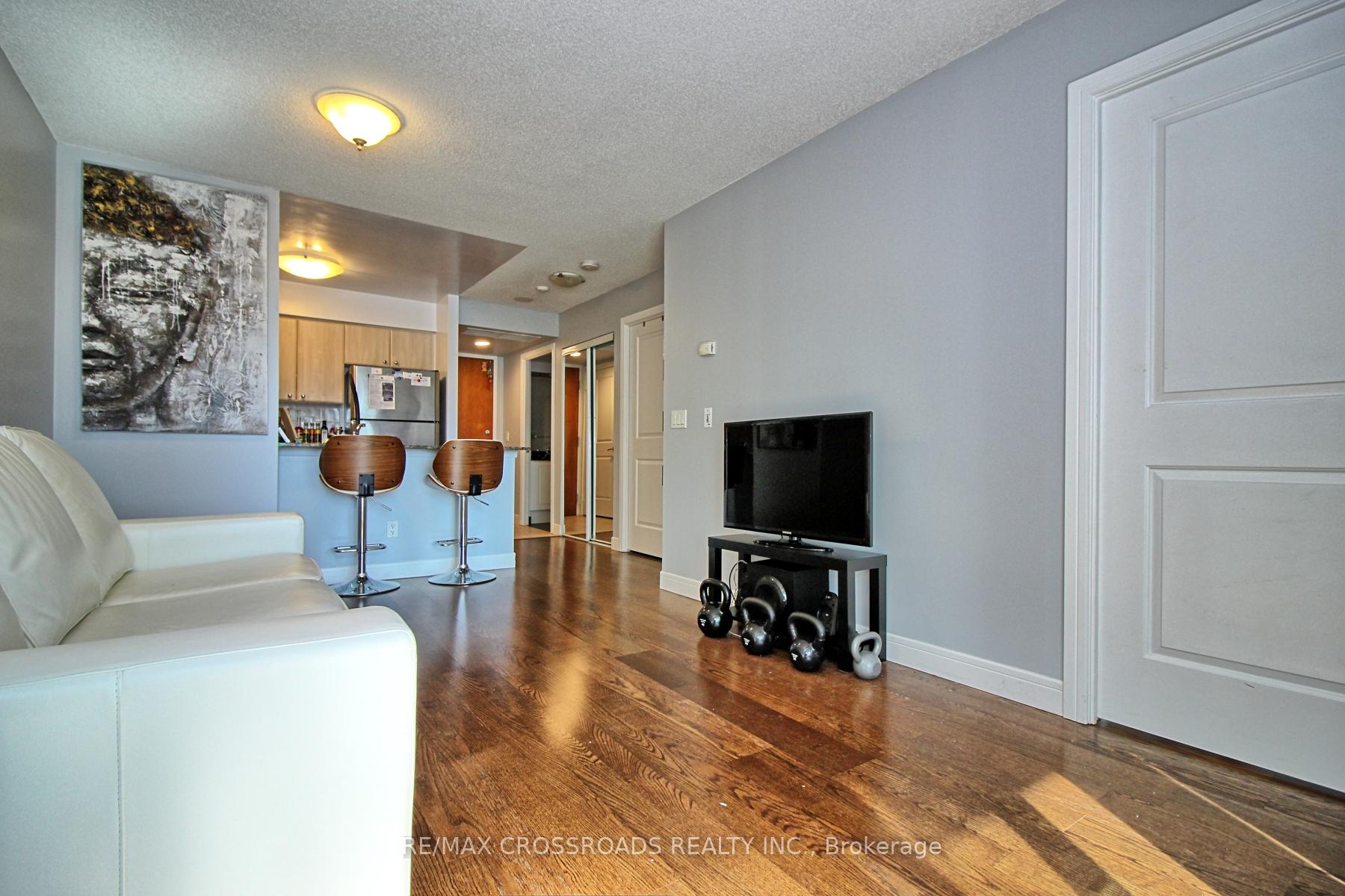 Photo 4 of Unit 503, 31 Bales Avenue, North York, Willowdale East — HOMEH
