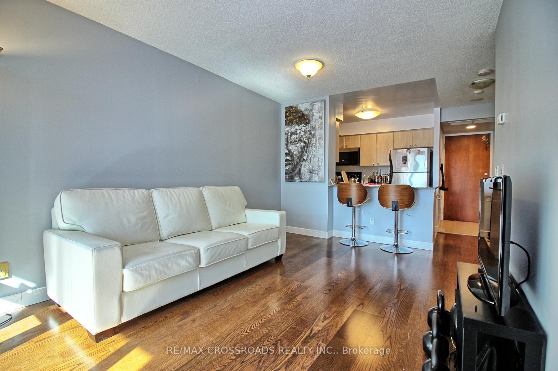Photo 5 of Unit 503, 31 Bales Avenue, North York, Willowdale East — HOMEH