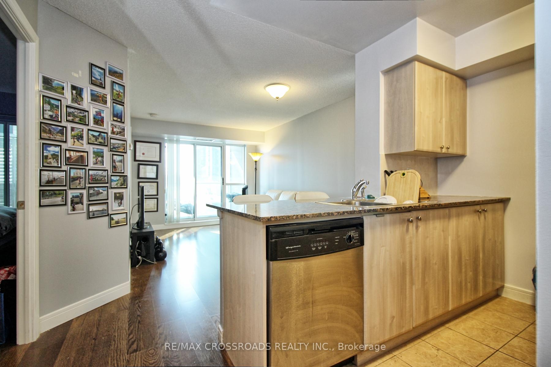 Photo 6 of Unit 503, 31 Bales Avenue, North York, Willowdale East — HOMEH