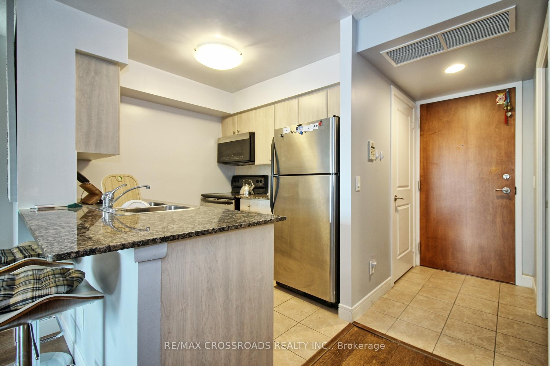 Photo 8 of Unit 503, 31 Bales Avenue, North York, Willowdale East — HOMEH
