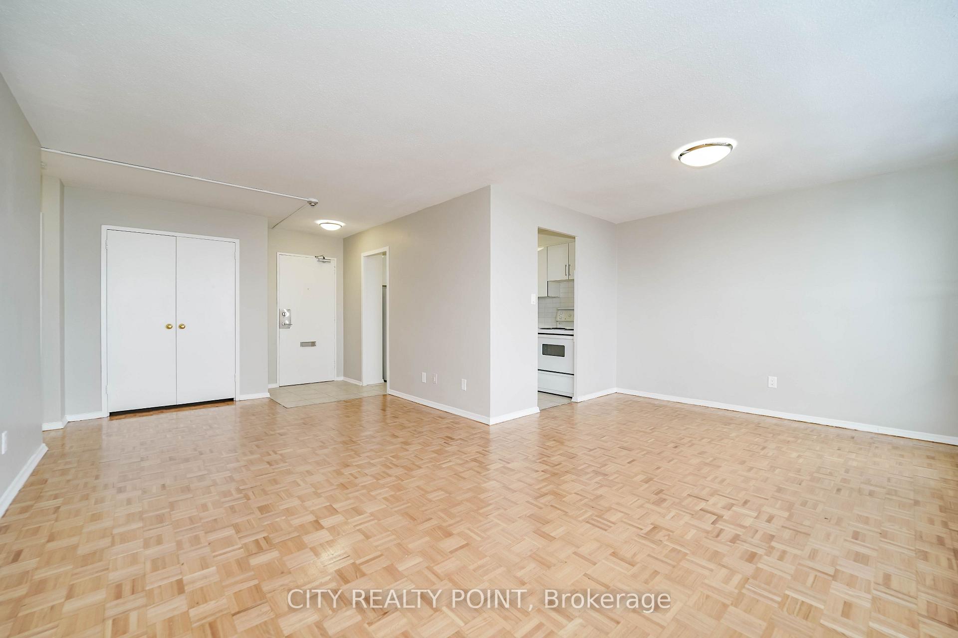 Photo 4 of Unit 1412, 6200 Bathurst Street, North York, Westminster-Branson — HOMEH