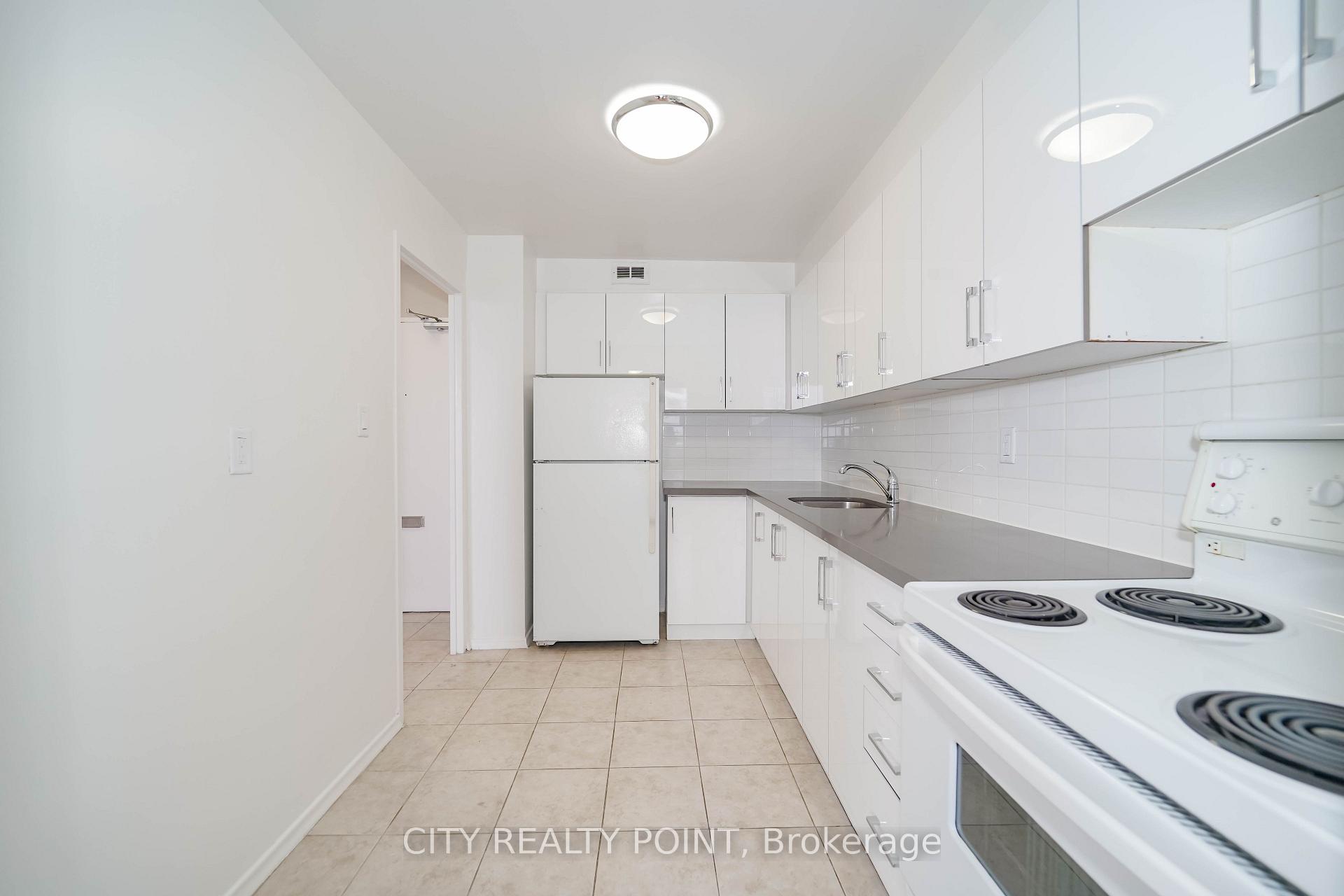 Photo 8 of Unit 1412, 6200 Bathurst Street, North York, Westminster-Branson — HOMEH
