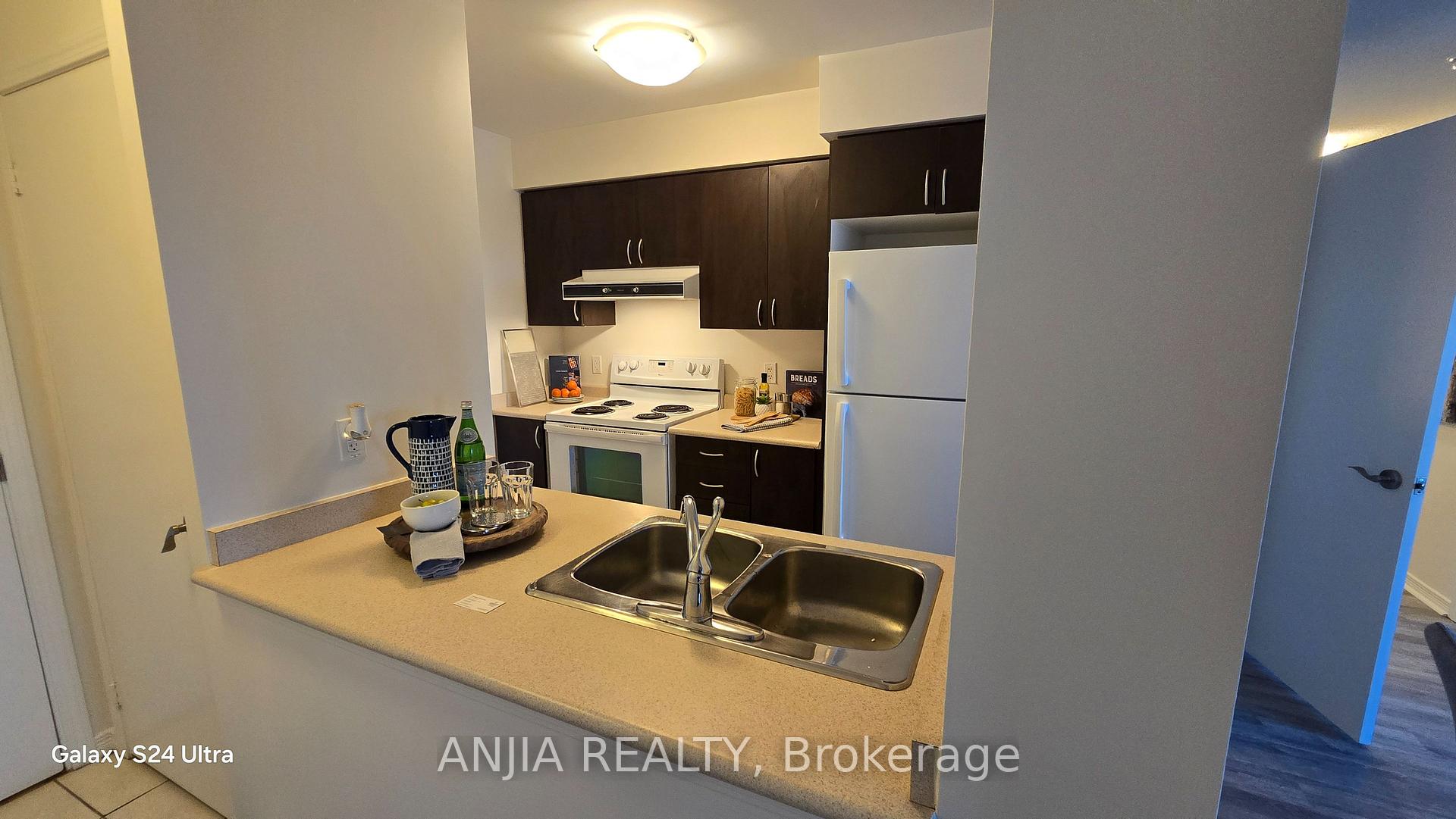 Photo 3 of Unit 1510, 61 Heintzman Street, Toronto, Junction Area — HOMEH