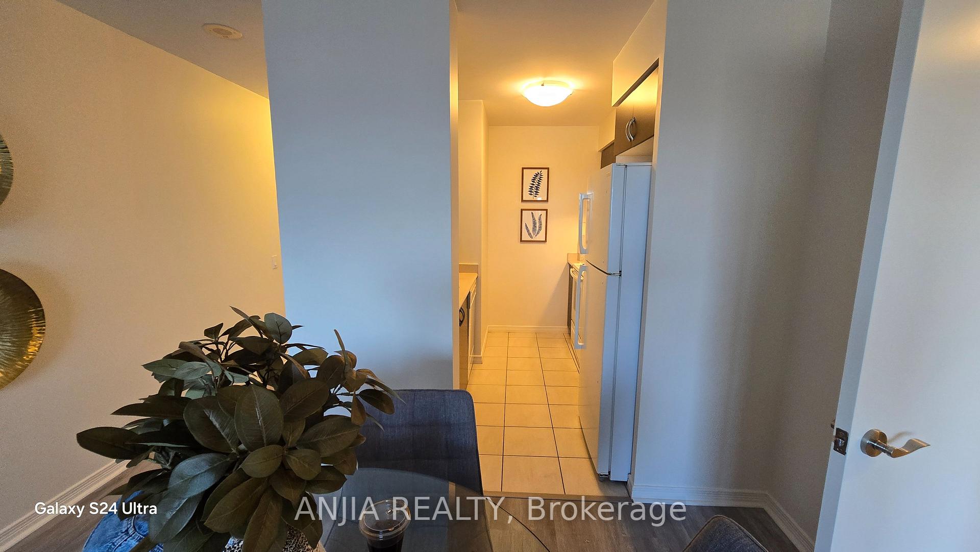 Photo 4 of Unit 1510, 61 Heintzman Street, Toronto, Junction Area — HOMEH