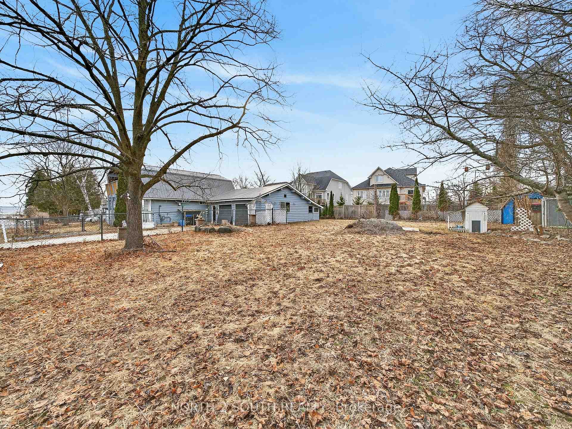 Photo 6 of 13 Bayview Avenue, Wasaga Beach — HOMEH
