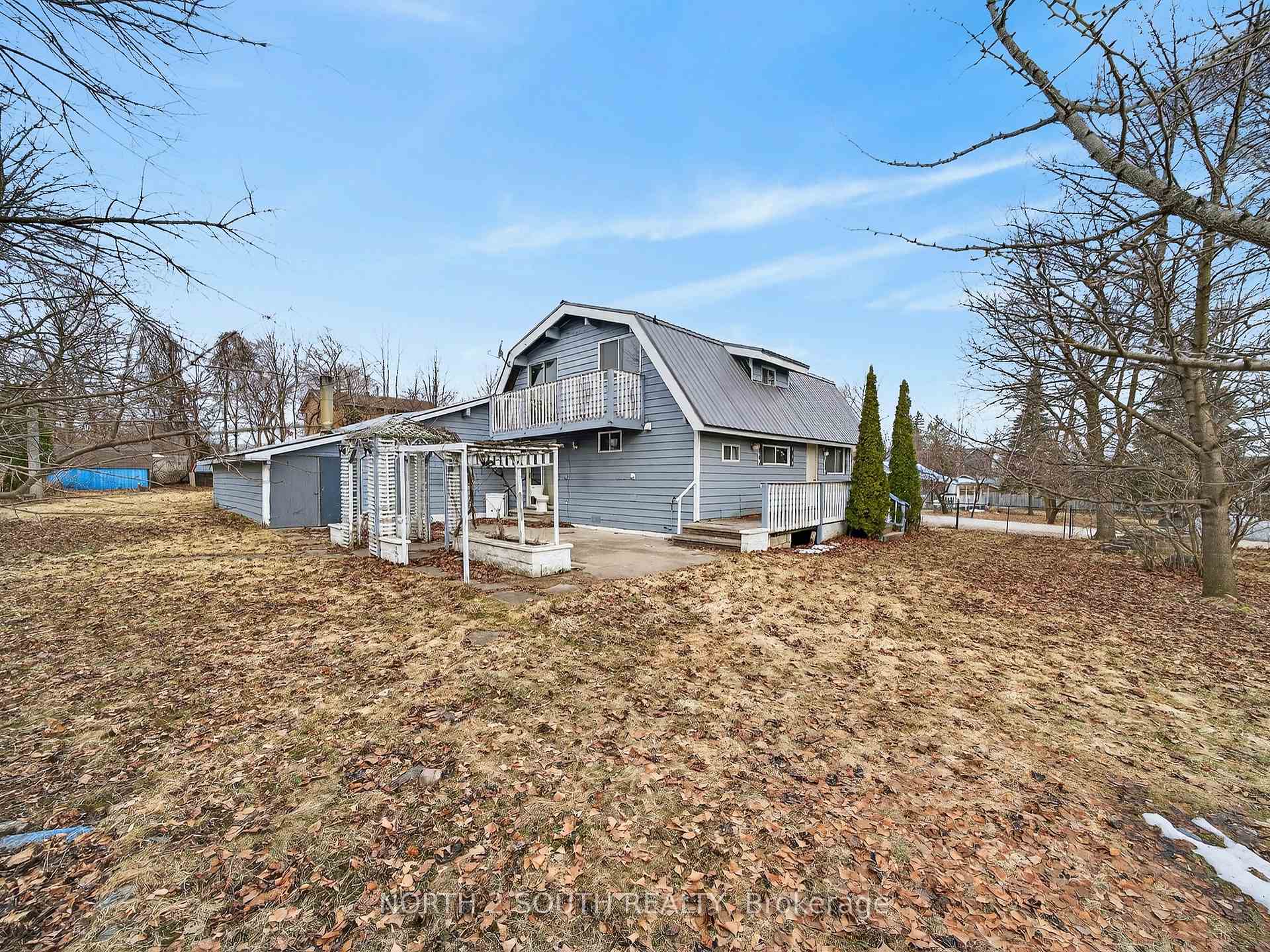 Photo 8 of 13 Bayview Avenue, Wasaga Beach — HOMEH