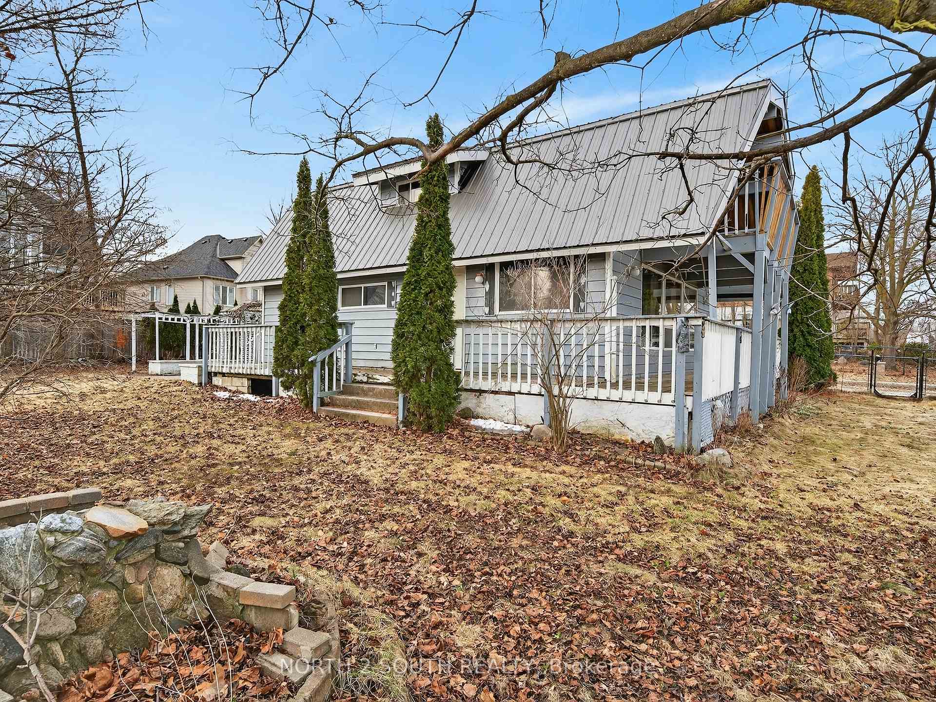 Photo 9 of 13 Bayview Avenue, Wasaga Beach — HOMEH