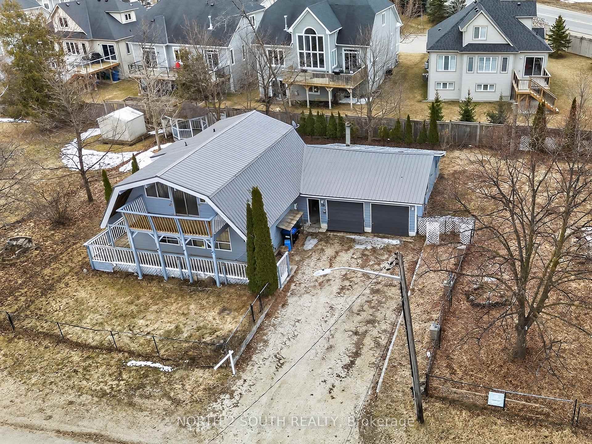 Photo 10 of 13 Bayview Avenue, Wasaga Beach — HOMEH
