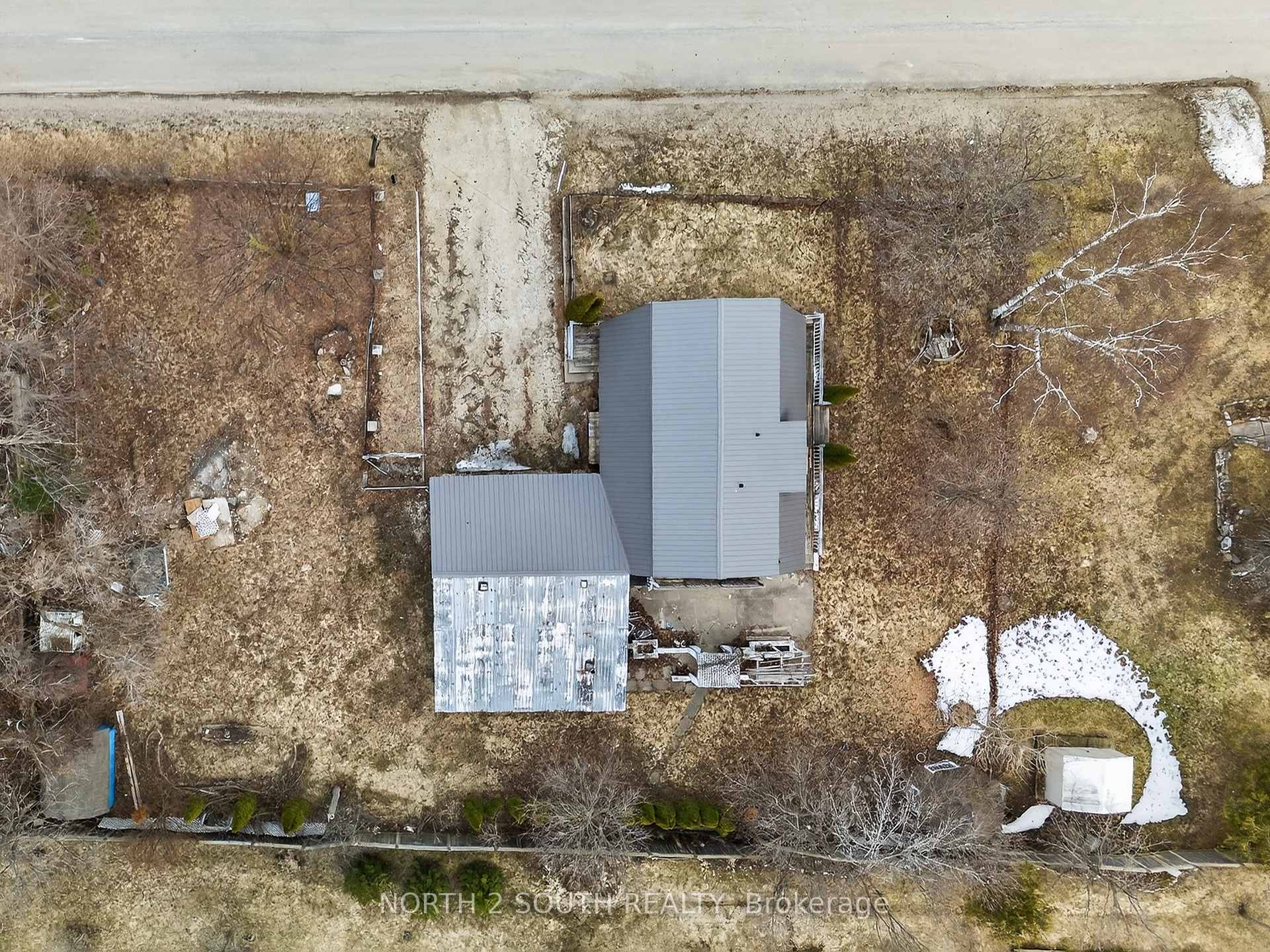 Photo 12 of 13 Bayview Avenue, Wasaga Beach — HOMEH
