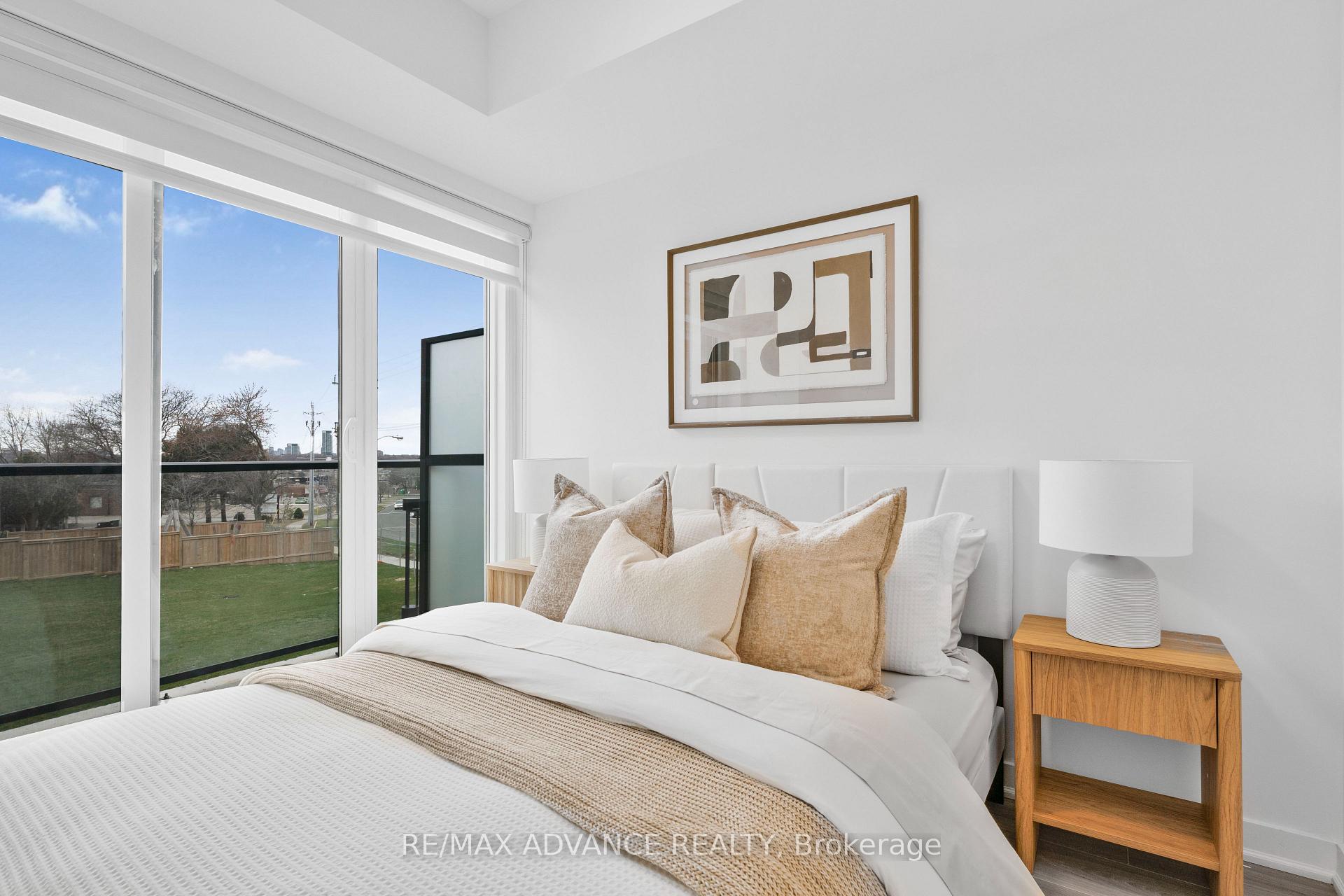 Photo 10 of Unit 21, 75 Curlew Drive, North York, Parkwoods-Donalda — HOMEH