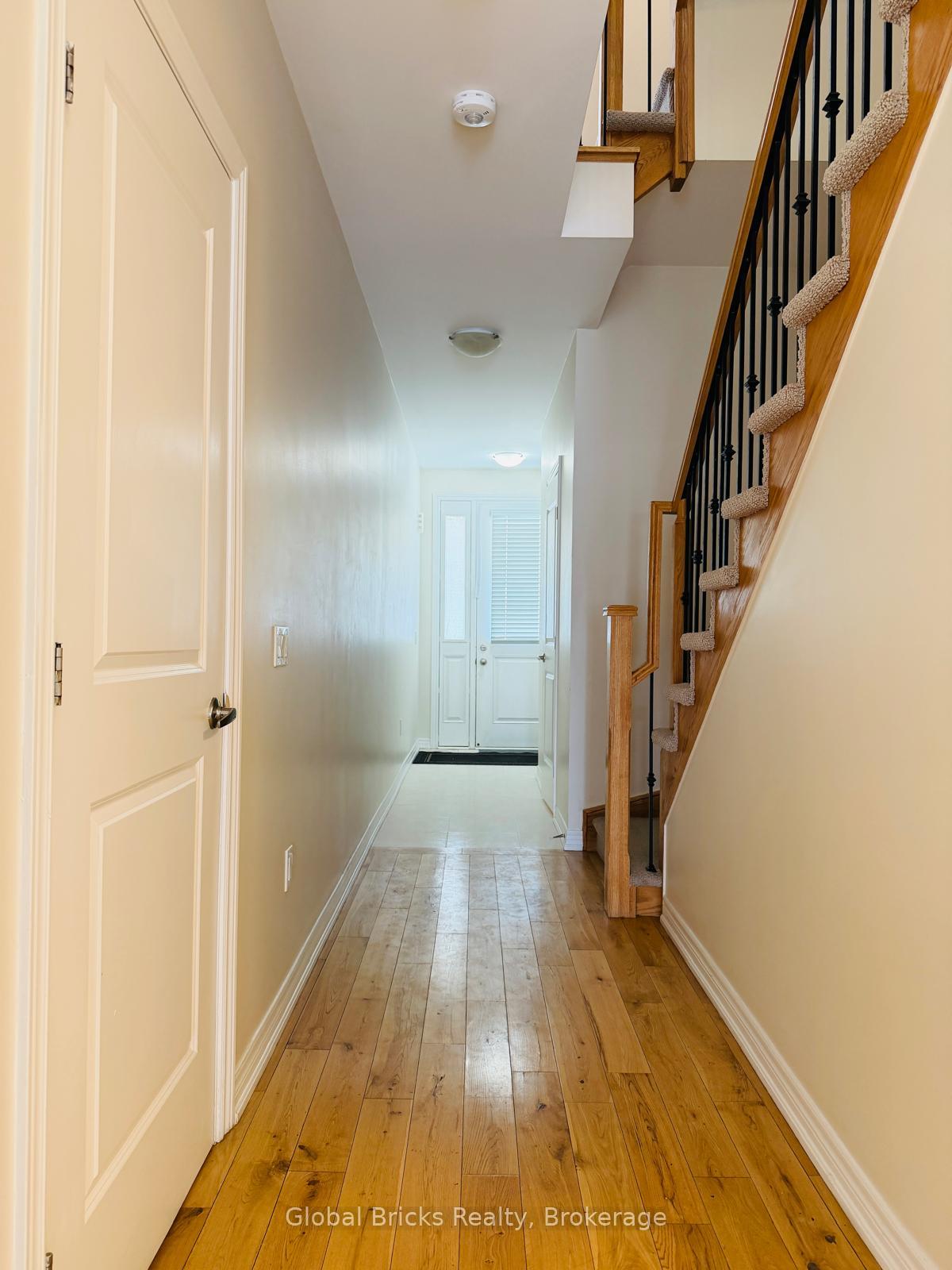 Photo 3 of 16 Talence Drive, Hamilton, Stoney Creek Mountain — HOMEH
