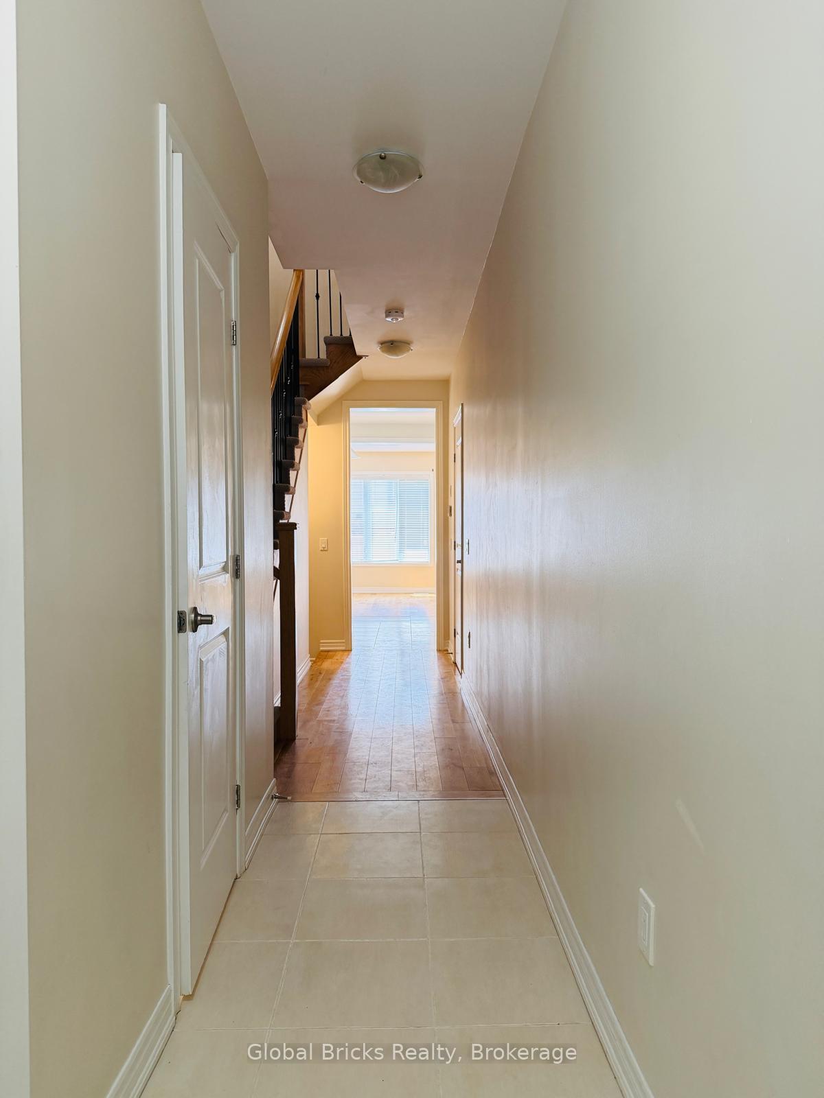 Photo 4 of 16 Talence Drive, Hamilton, Stoney Creek Mountain — HOMEH