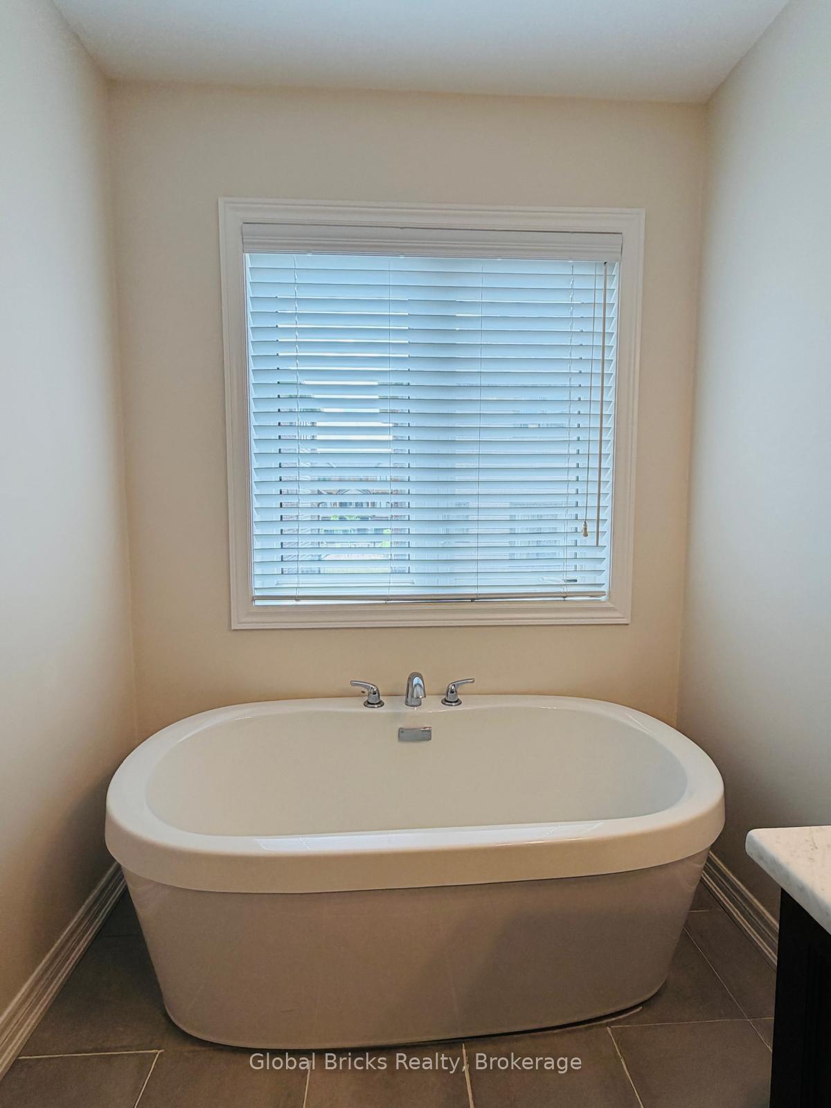 Photo 20 of 16 Talence Drive, Hamilton, Stoney Creek Mountain — HOMEH